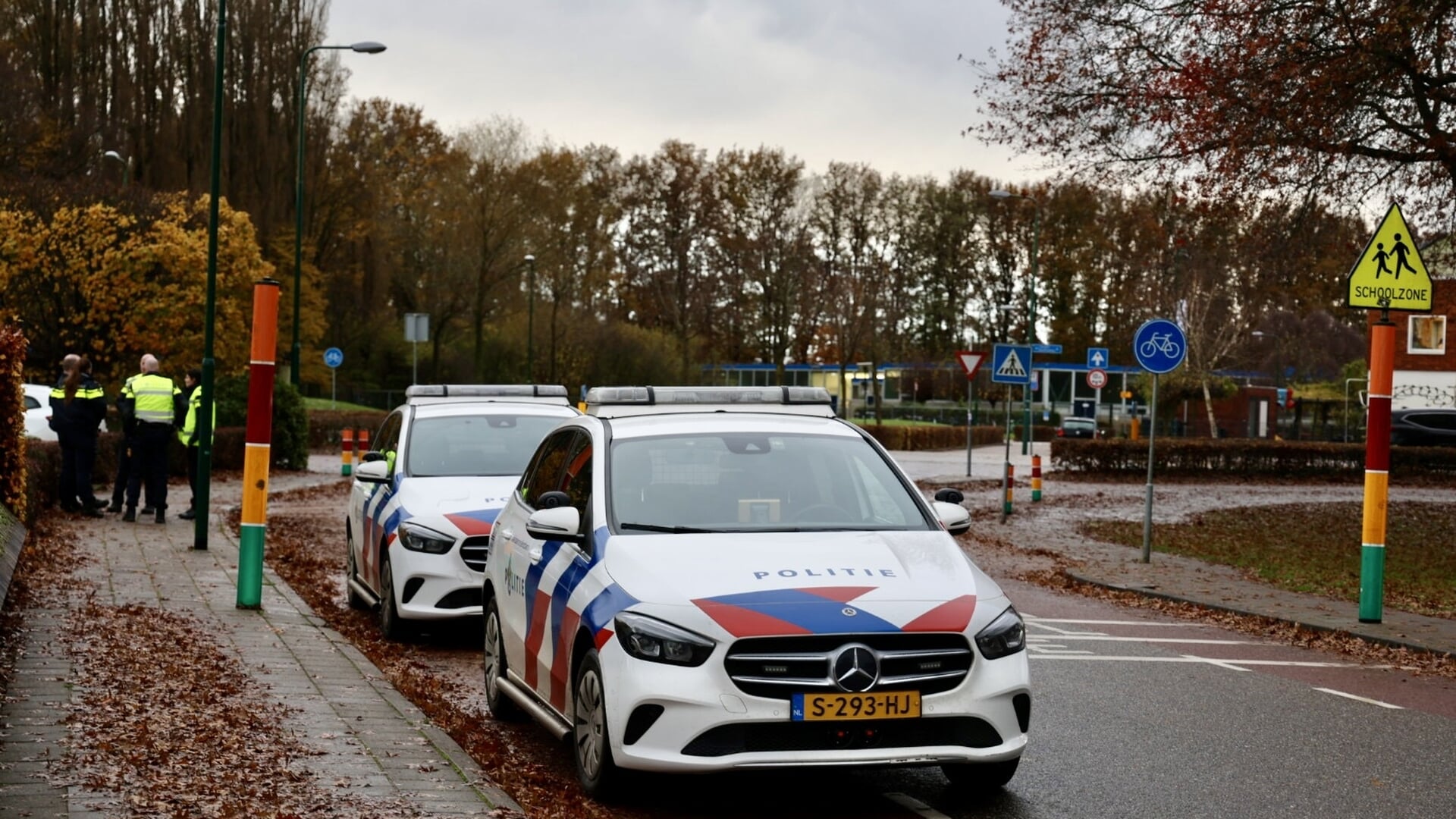 Auto en scooter botsen op elkaar in Mill