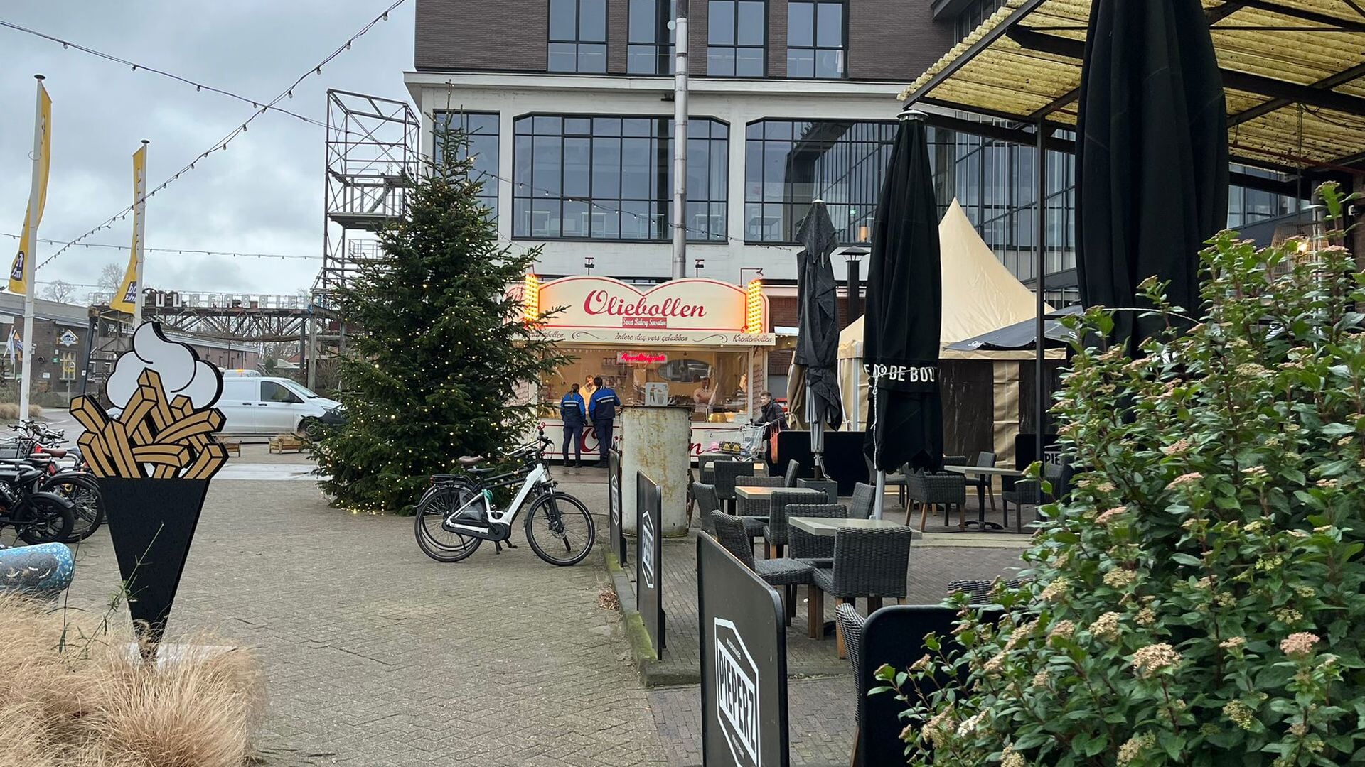 Gemeente gaat toch overstag: oliebollenkraam op de Noordkade mag blijven