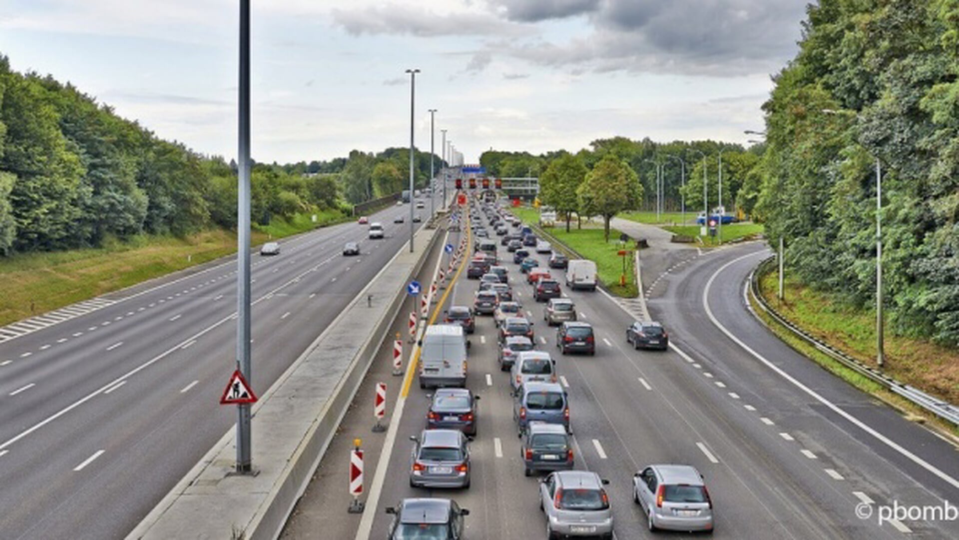 Defecte auto veroorzaakt verkeershinder op E40 in Bertem - Nieuws in en ...