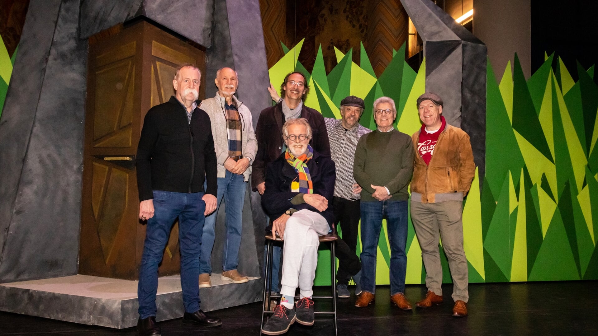 Voorbereidingen voor The Addams Family in volle gang: Decors staan ...