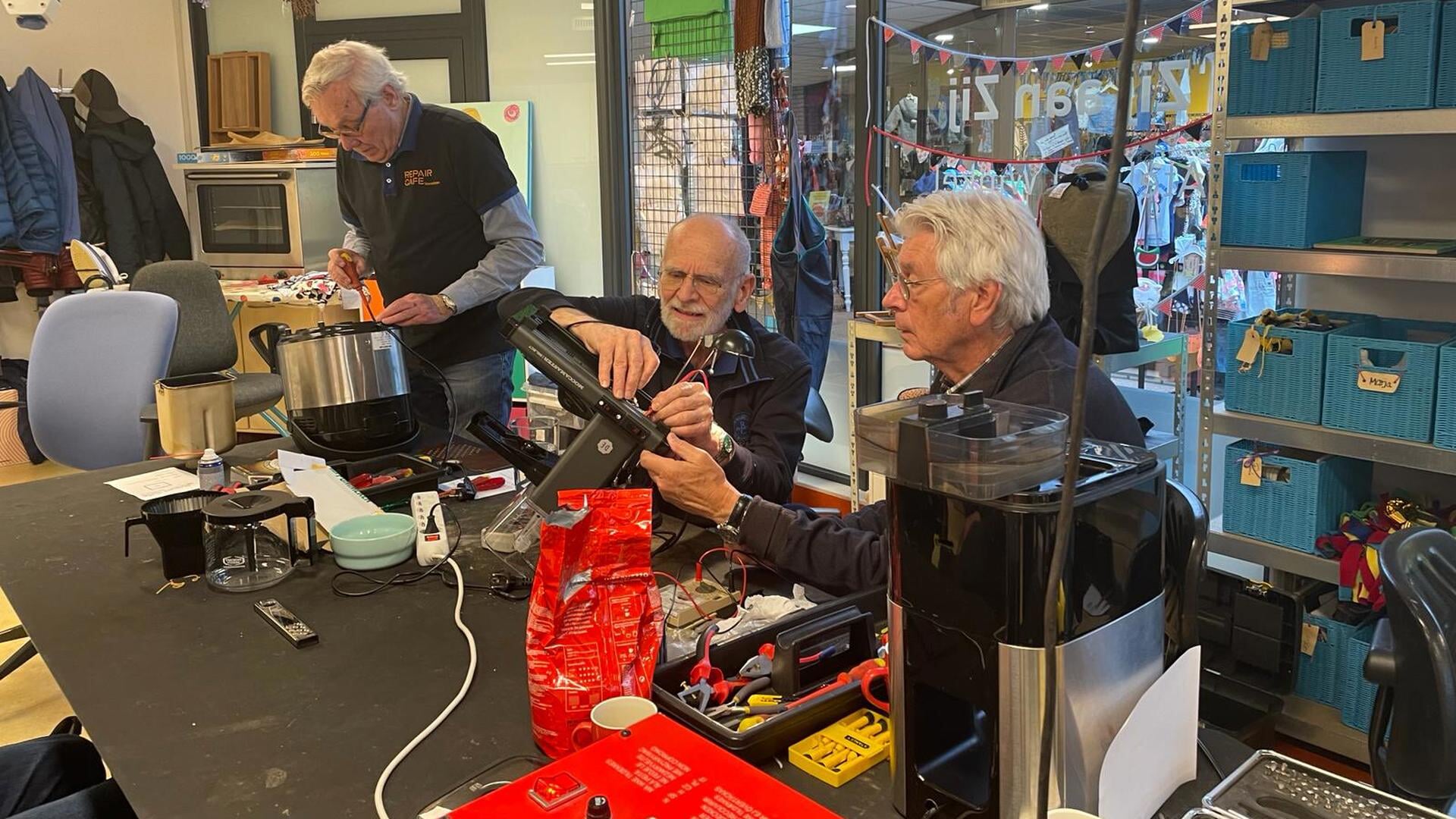 Geef je spullen een tweede leven bij het Repair Café