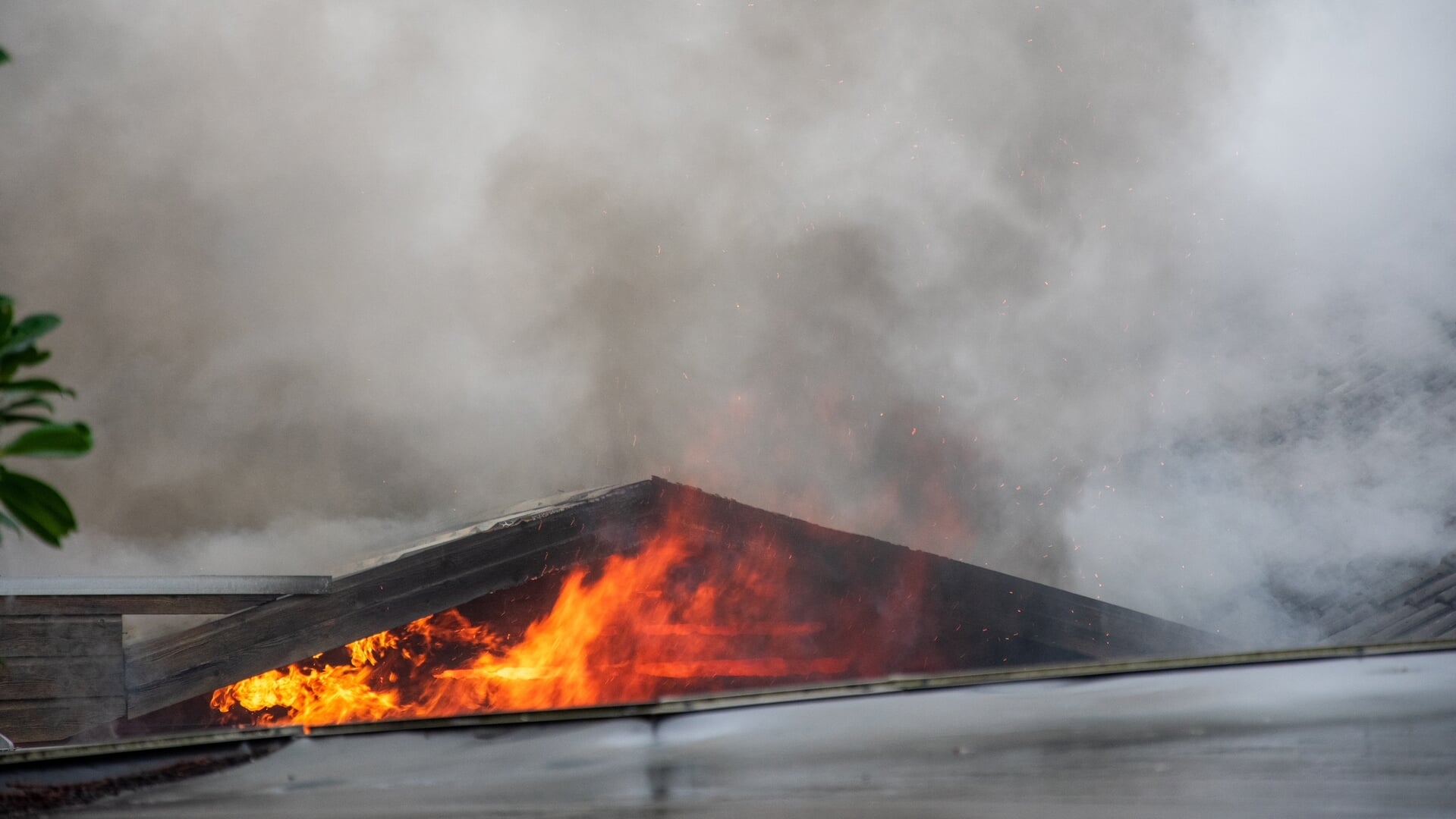 Uitslaande brand in schuur Frederiksoord