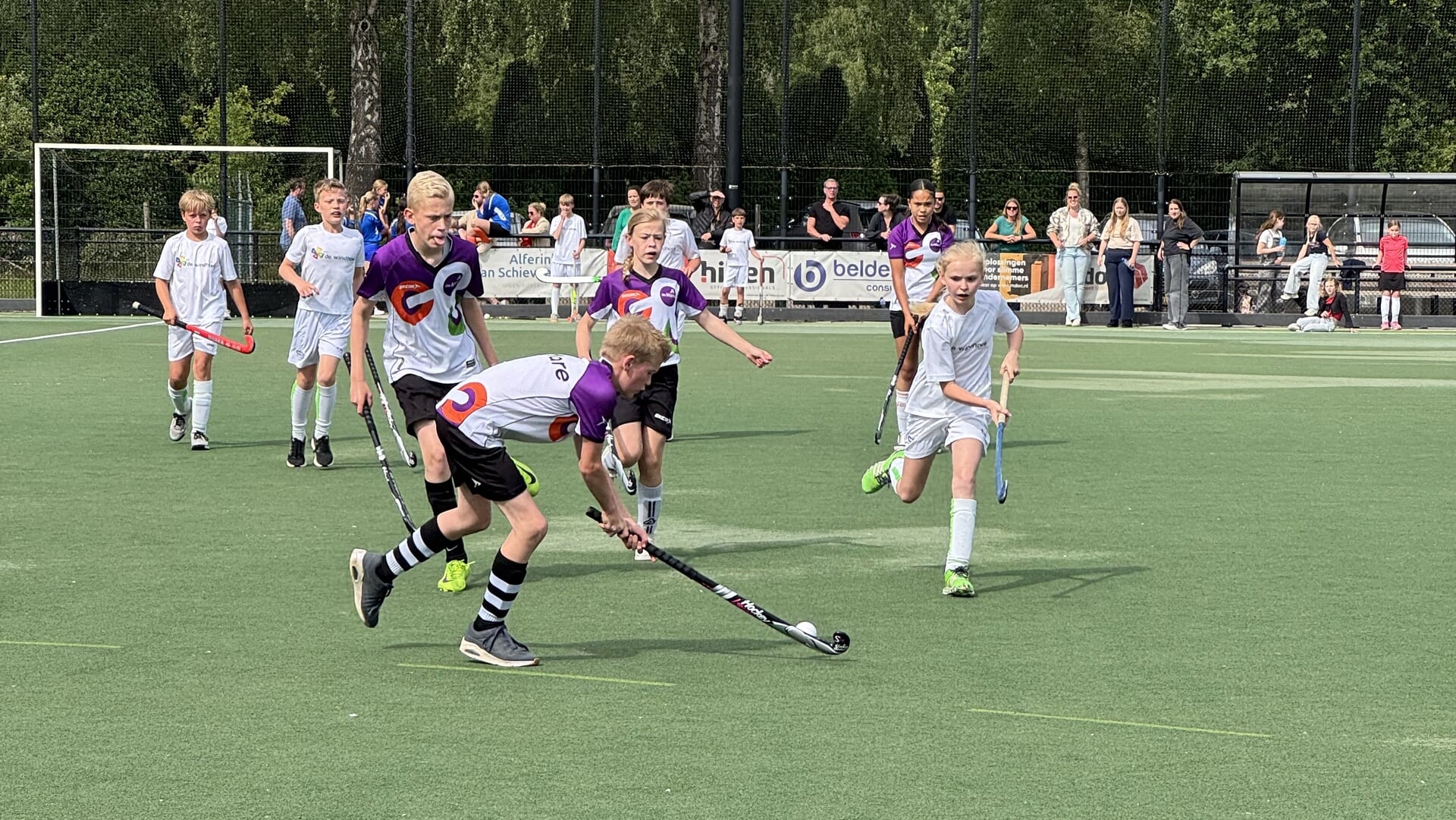 Basisschool De Windhoek wint Scholenhockeytoernooi 2025 in Almelo