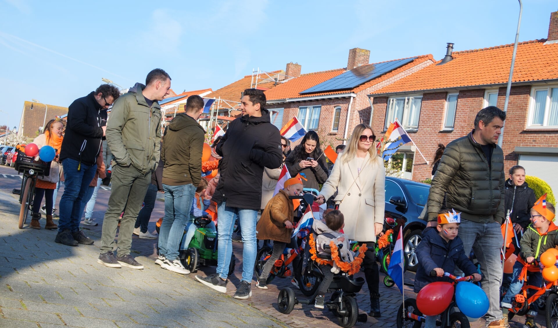 Burgemeester Marleen Sijbers Opent Koningsdag Feestelijk Bij Dorpshuis ...