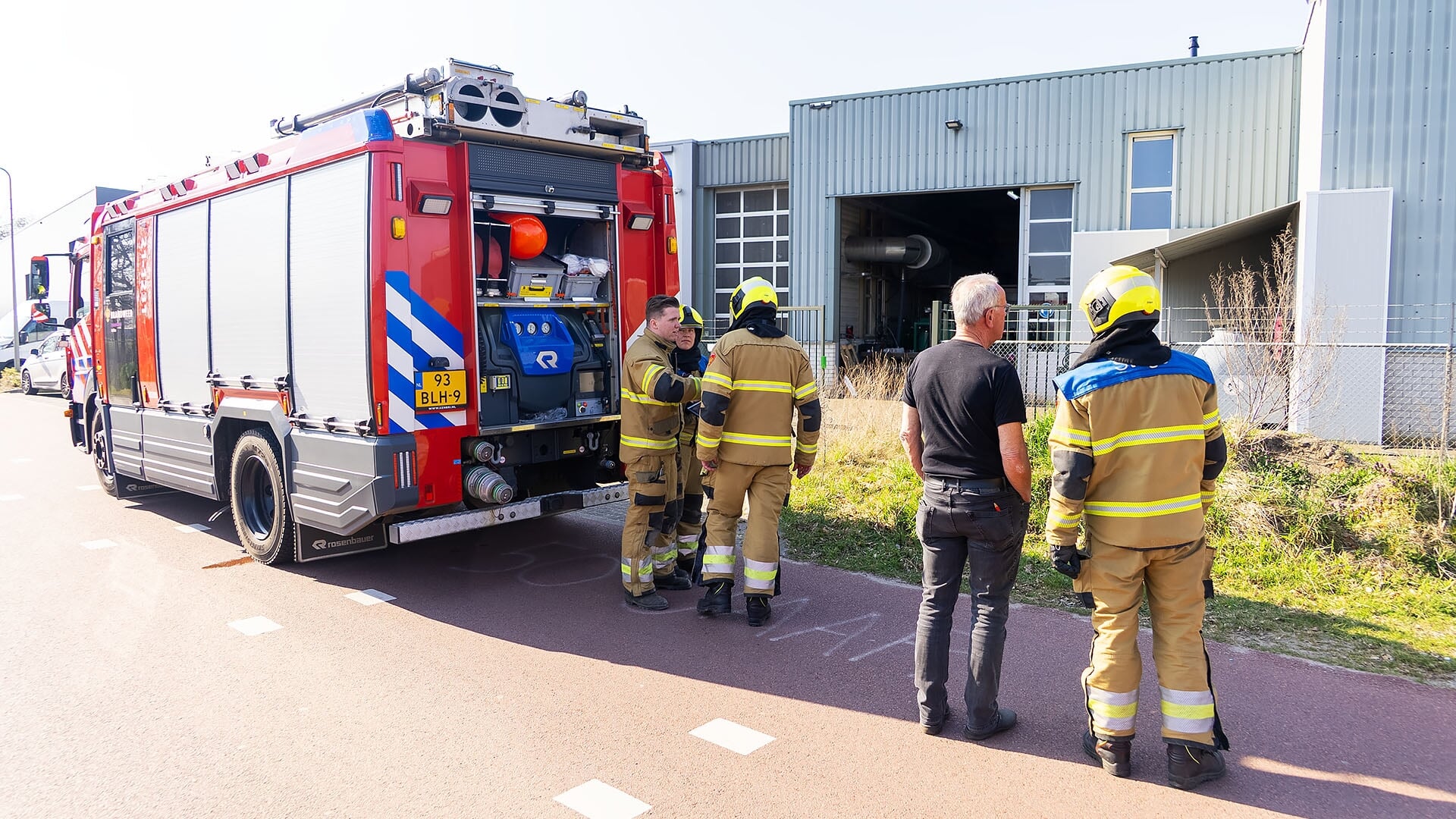 Binnenbrand bij bedrijf in Geffen