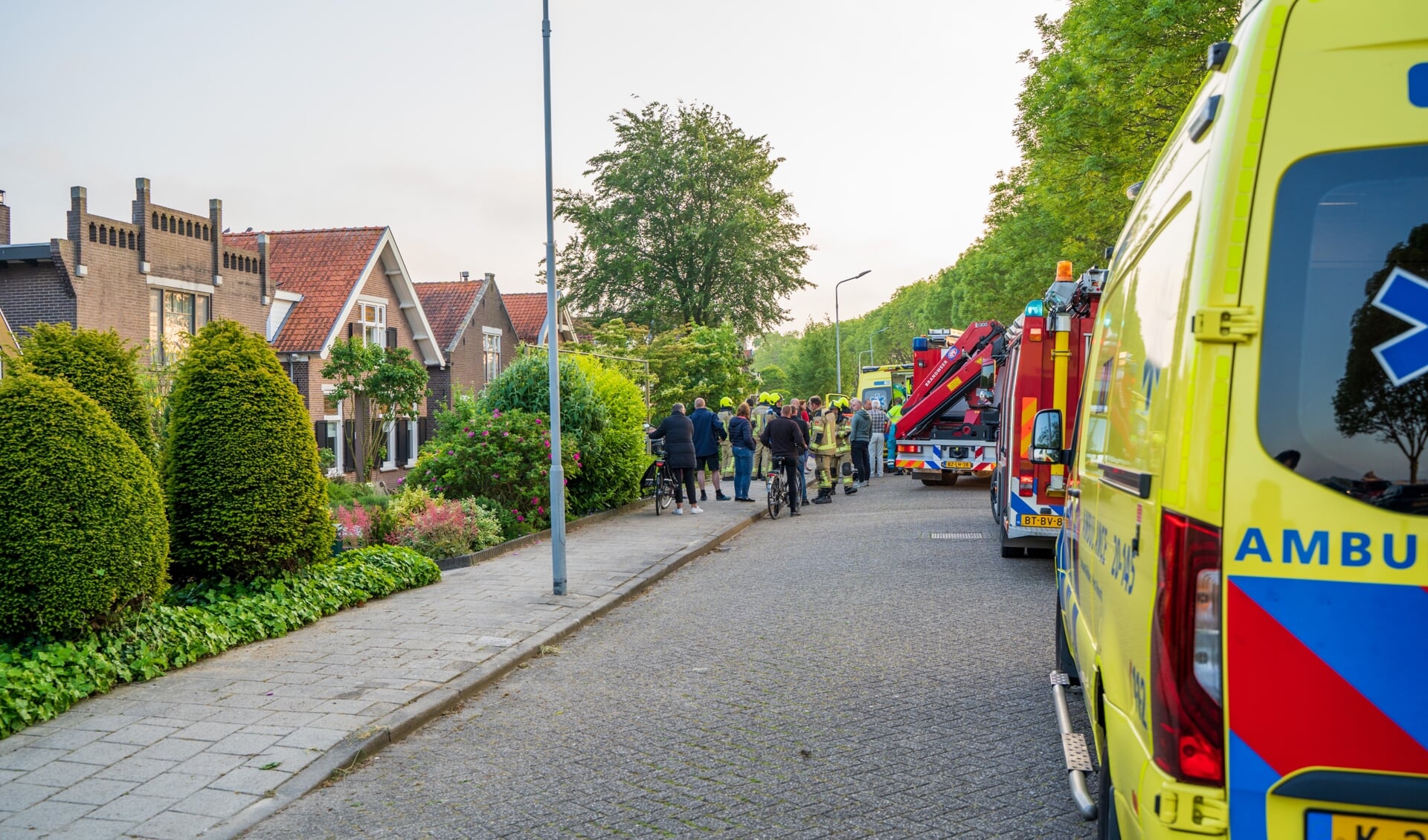 Traumahelikopter Geland Voor Ongeval Met Heftruck In Sint-Maartensdijk ...