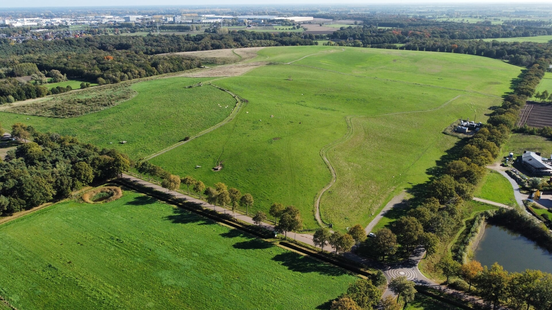 De Vlagheide in Eerde: wandelen, slapen in een vliegtuig en golfen in het groen?