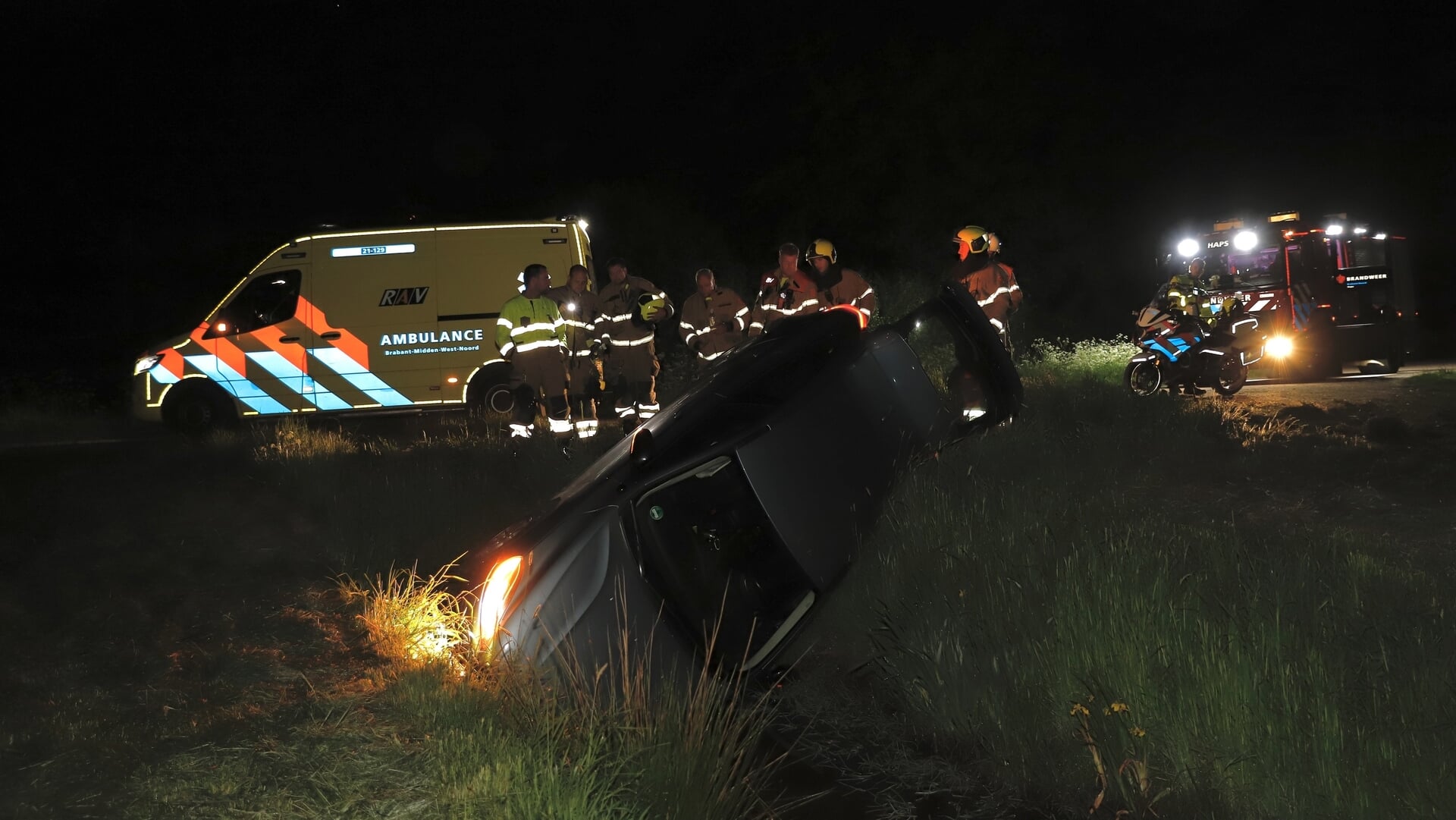 Automobilist belandt in sloot Haps