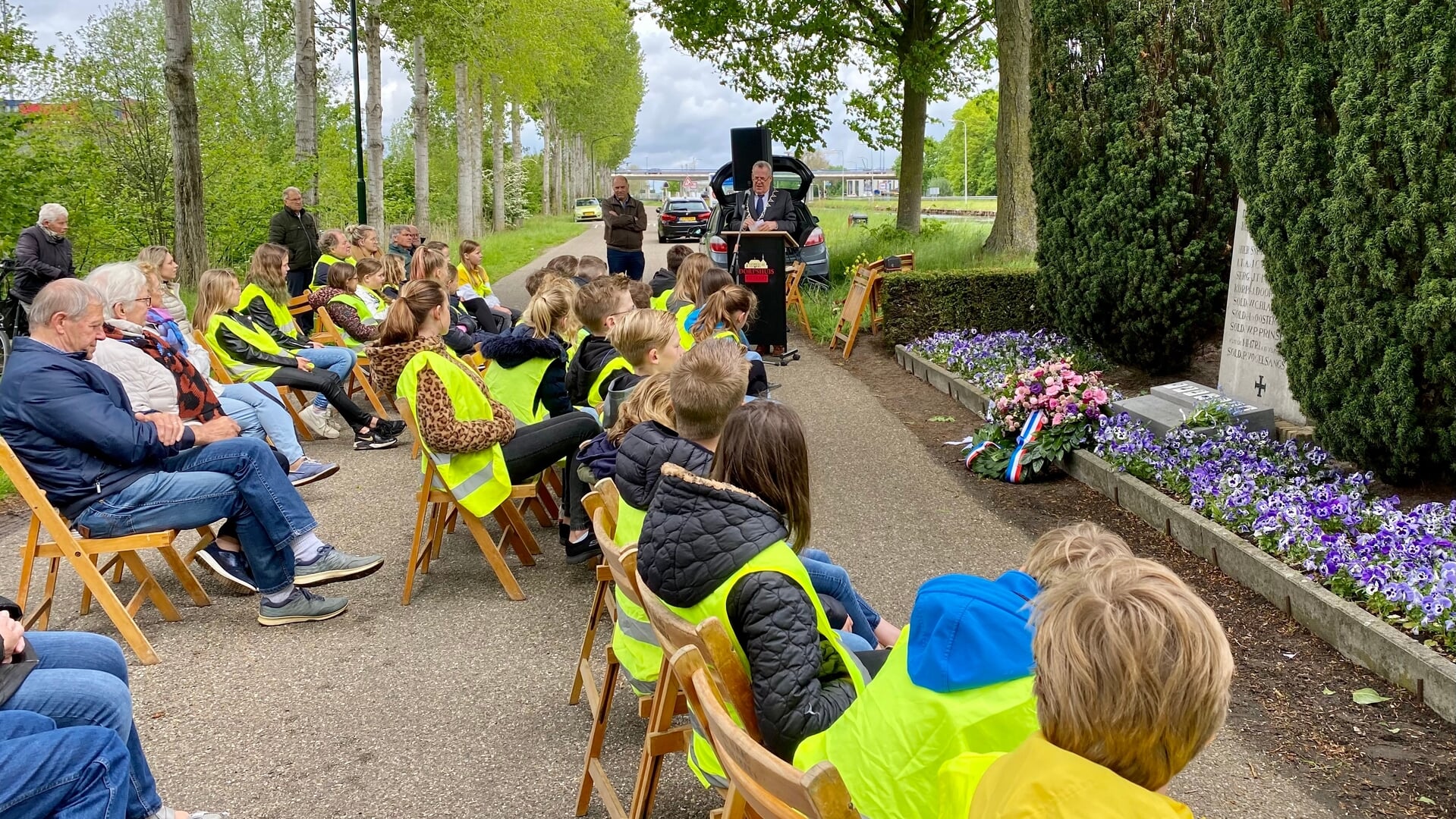 Herdenking bij het monument in Zijtaart