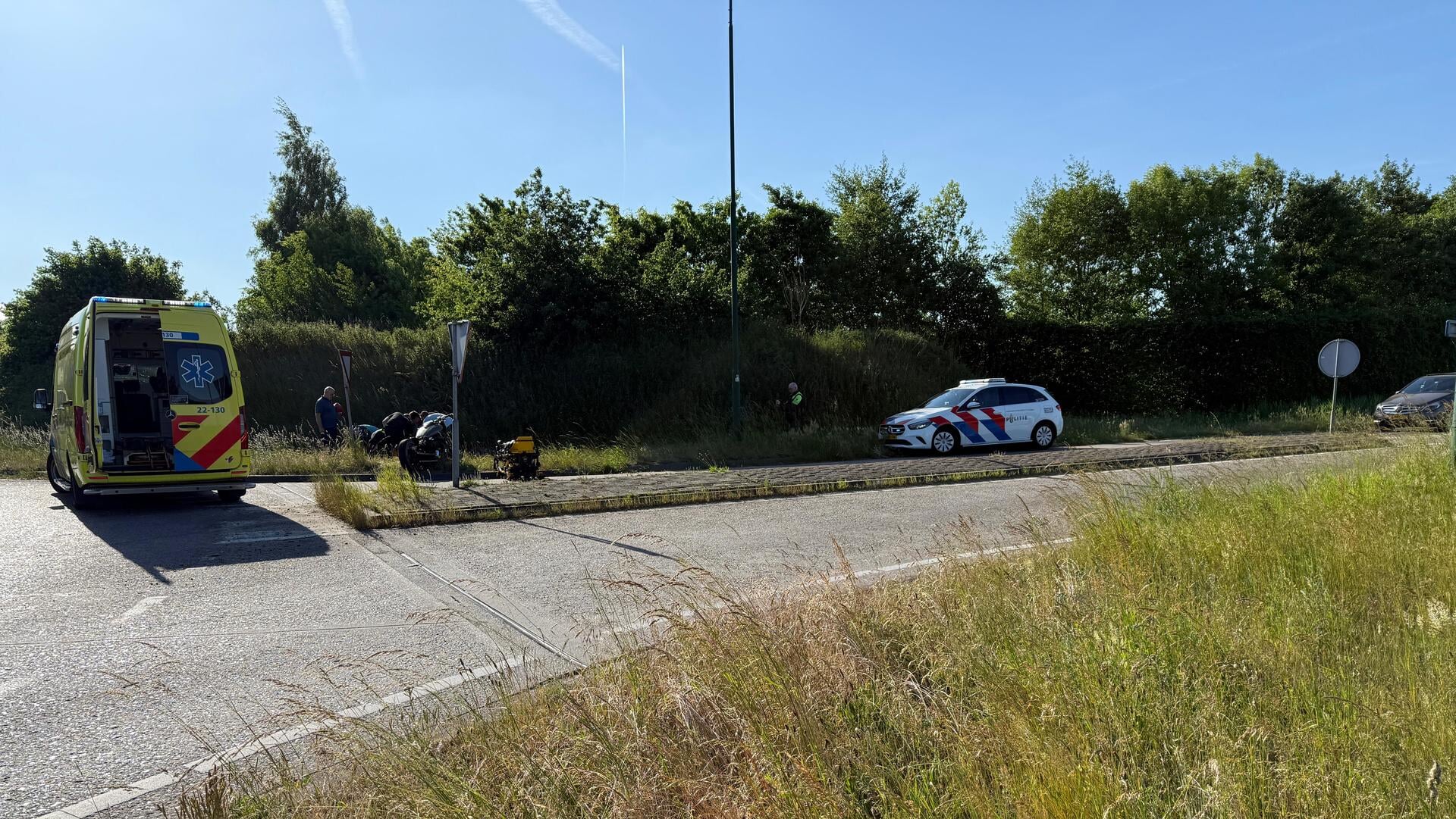 Motorrijder gewond na schuiver op rotonde N279