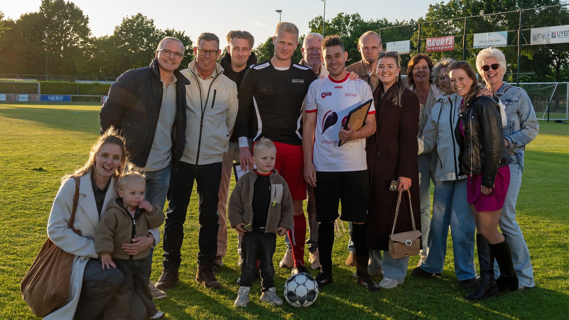 Wout van de Wiel en Rik Willemsen hebben na 18 jaar afscheid genomen van Vianen Vooruit