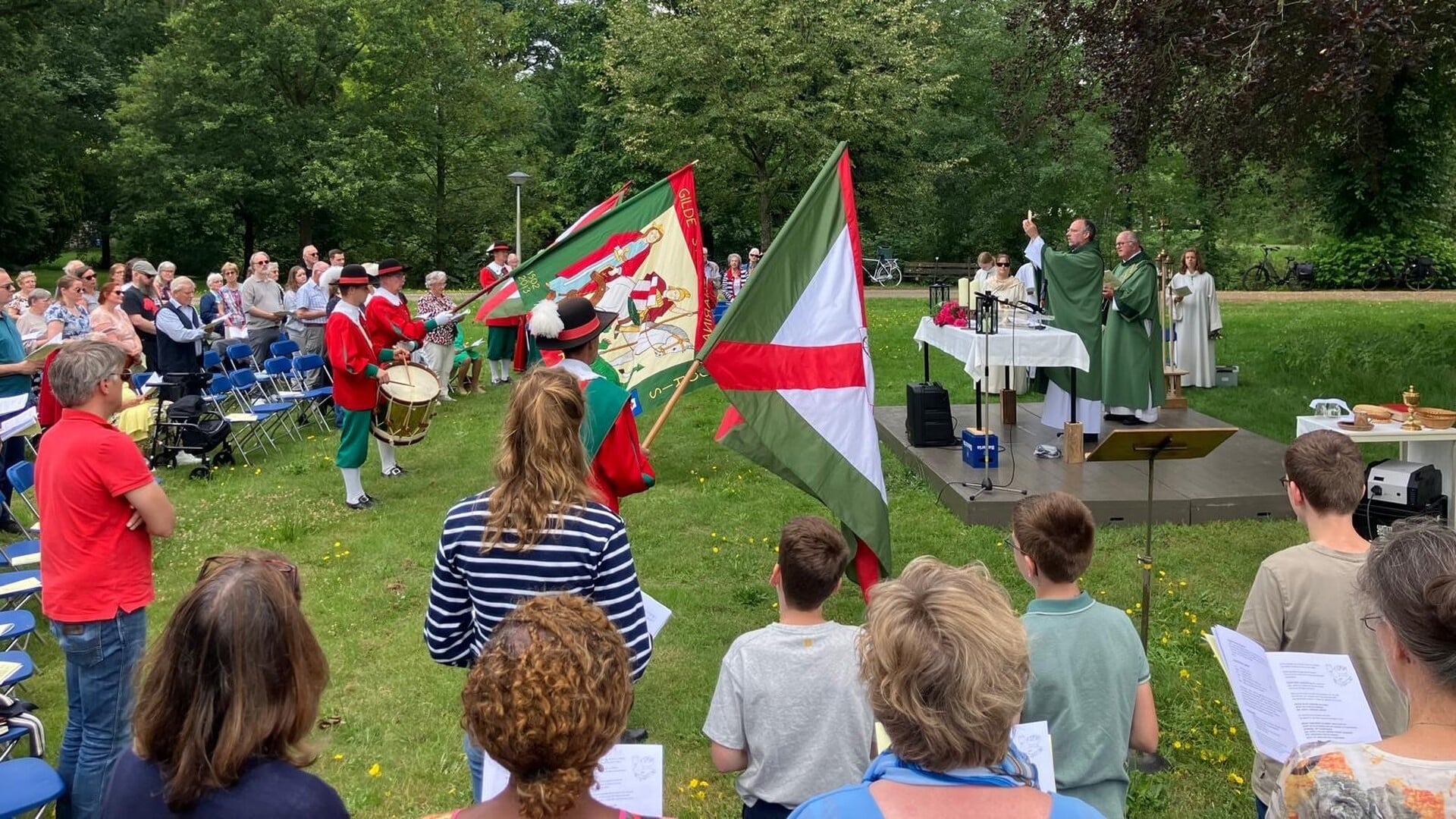 Jaarlijkse openluchtviering op landgoed Coudewater