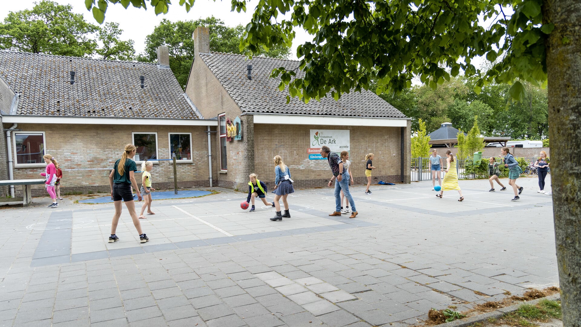 Overlast en onveilige situaties op schoolpleinen De Ark en Sint Bernardusschool in Oldemarkt