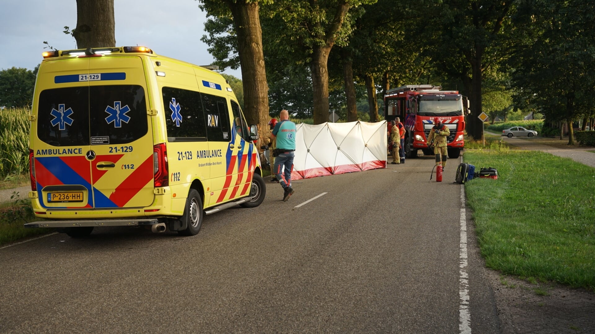 Automobilist verongelukt op Deurneseweg in Oploo