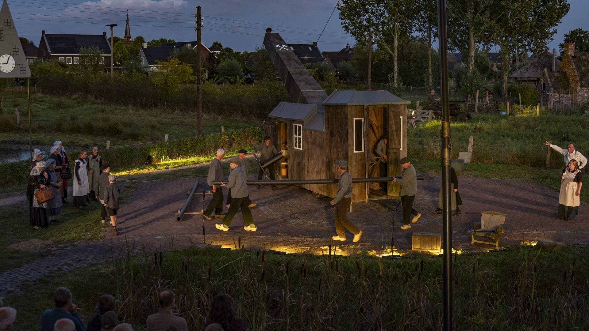 Recensie: ‘Verrassend hoog niveau theaterspektakel Oploo’