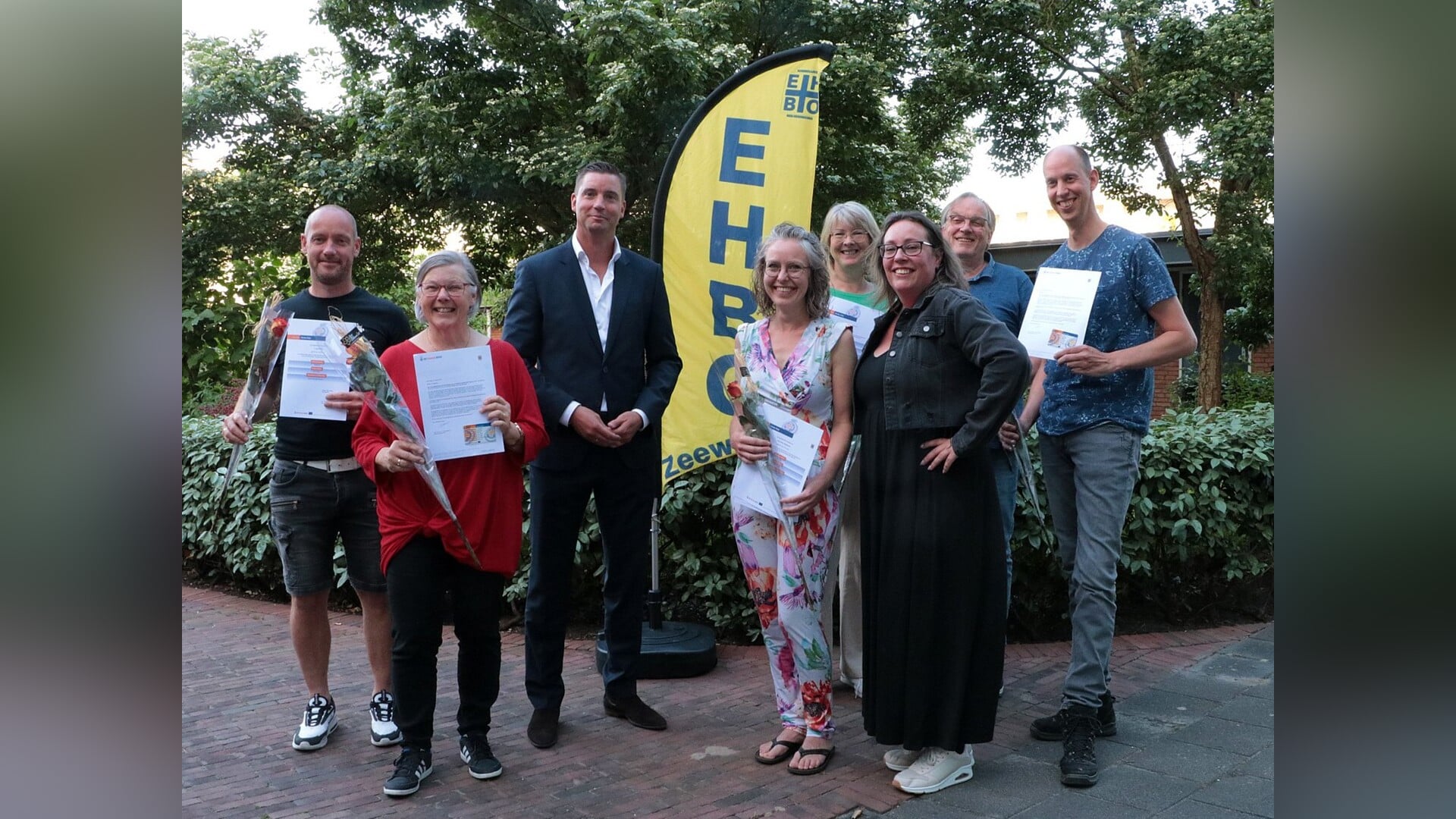 Burgemeester Bram Harmsma maakt kennis met de EHBO Vereniging Zeewolde