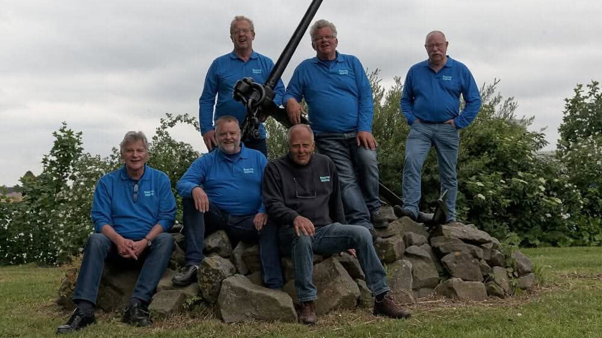 Shantykoor Buitenboord zingt bij Theeschenkerij Oldeniel