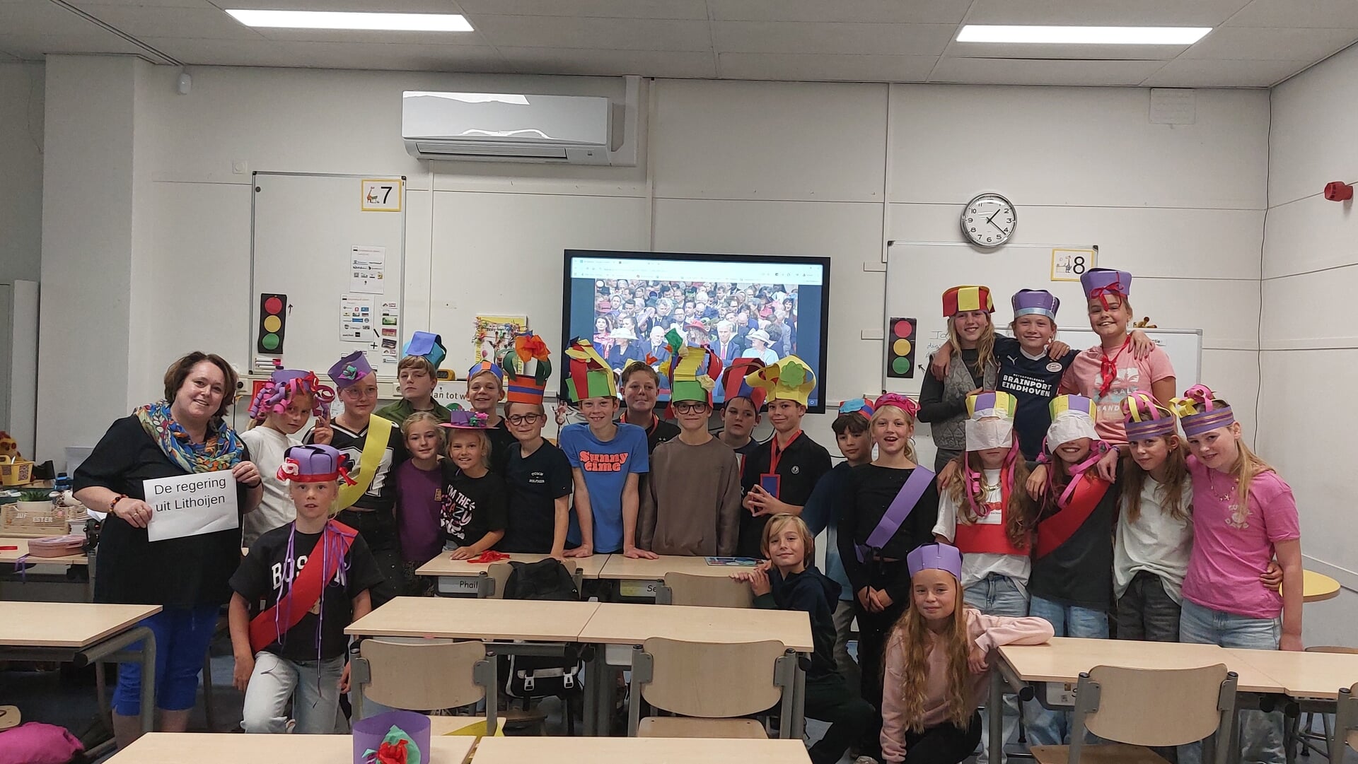 Groep 7-8 van Basisschool Sint Jozef in Lithoijen viert Prinsjesdag