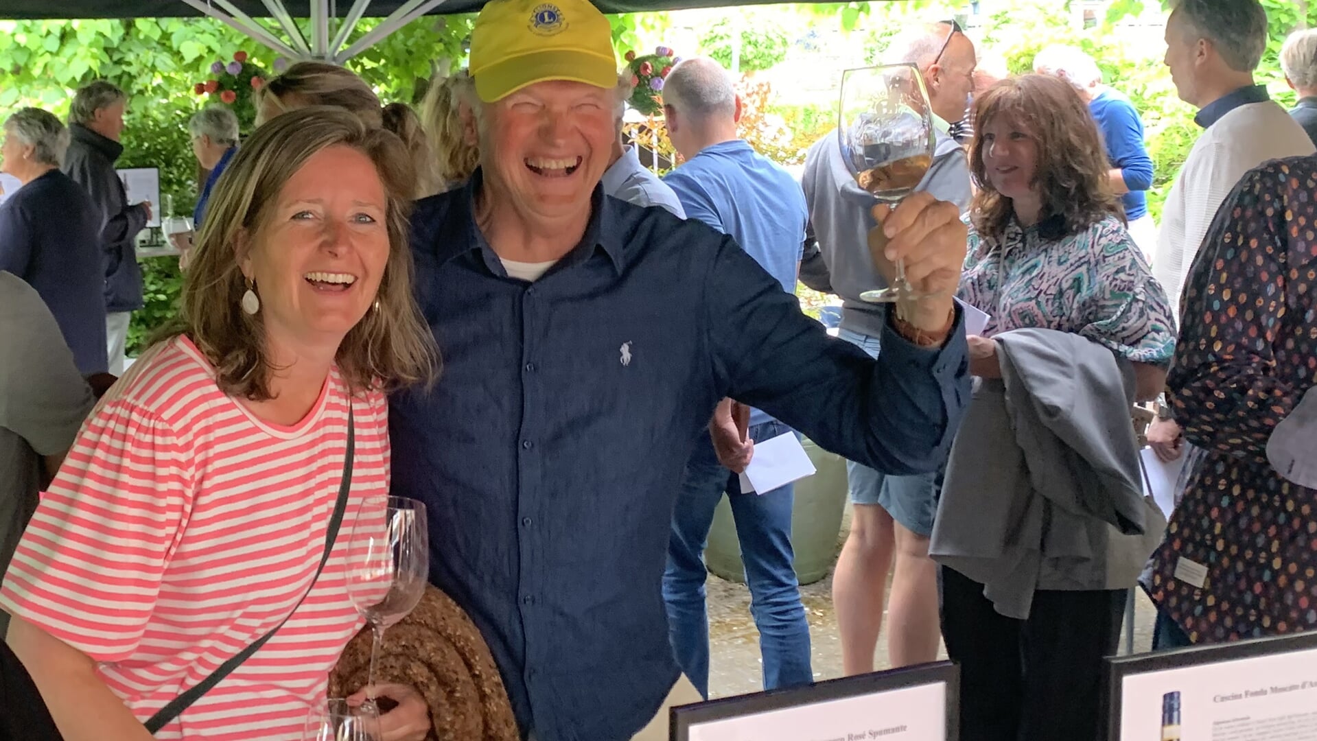 Geslaagde petanque, asperges en wijnproeverij