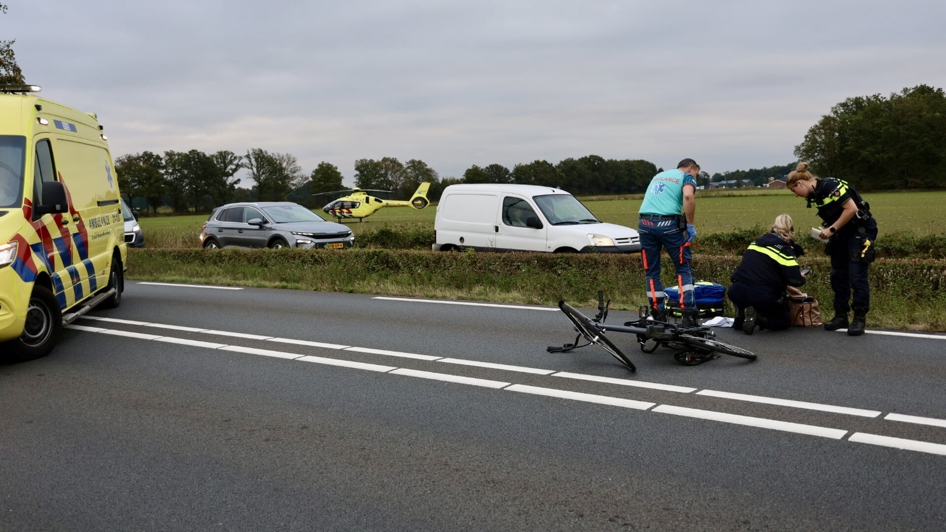 Fietsster ernstig gewond door aanrijding tijdens het oversteken van N272 bij Sint Anthonis