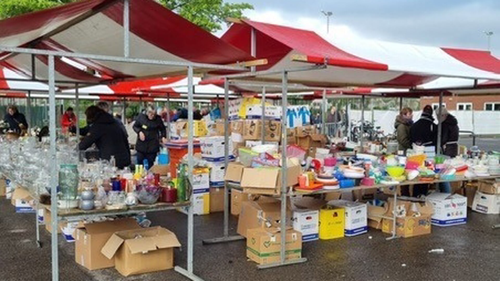 Hervormde gemeente houdt vijftigste rommelmarkt