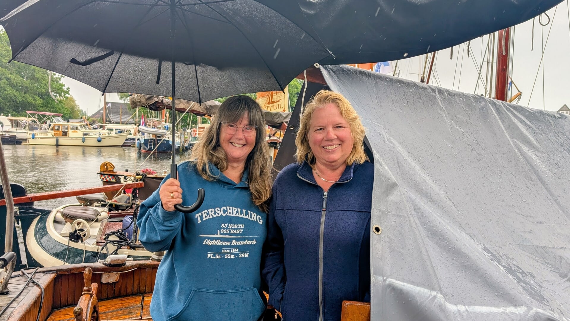 Nautisch en nostalgisch genoegen in Zwartsluis: Schepen en auto’s