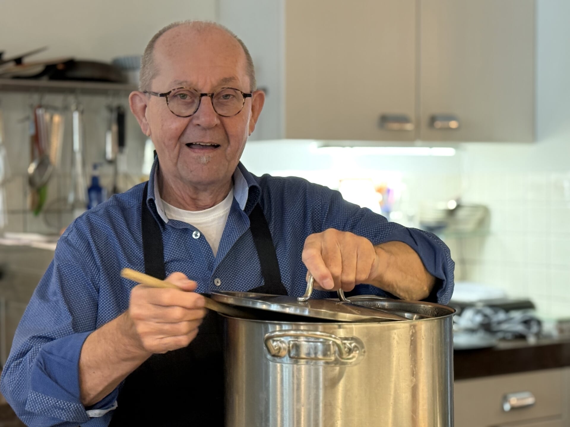 Een kijkje in de keuken van vrijwilliger Theo Dinnessen