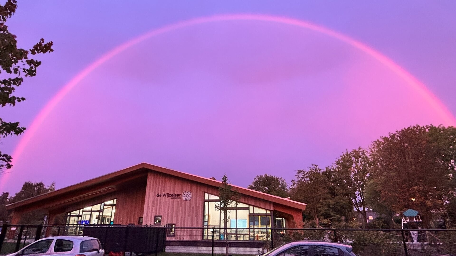 Bijzondere regenboog kleurt de lucht boven Veghel en Erp