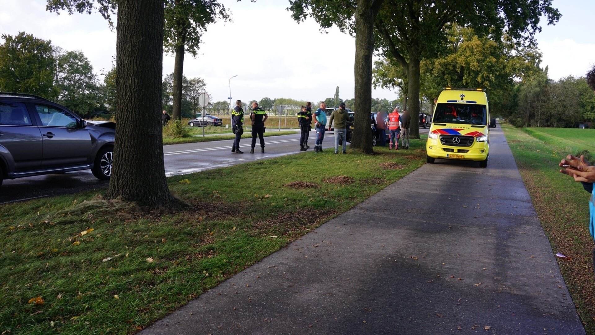 Twee zwaar beschadigd na kopstaart botsing