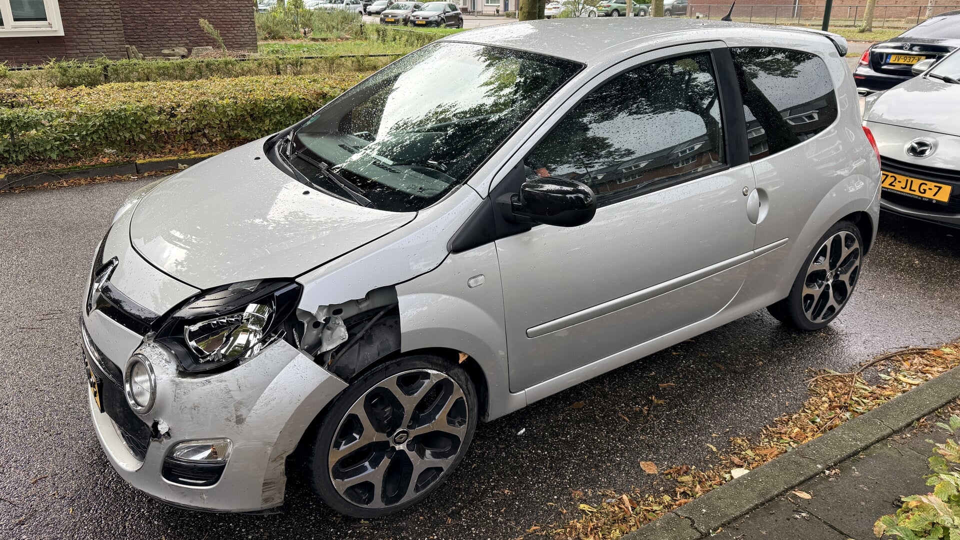 Auto’s botsen op kruising in Veghel