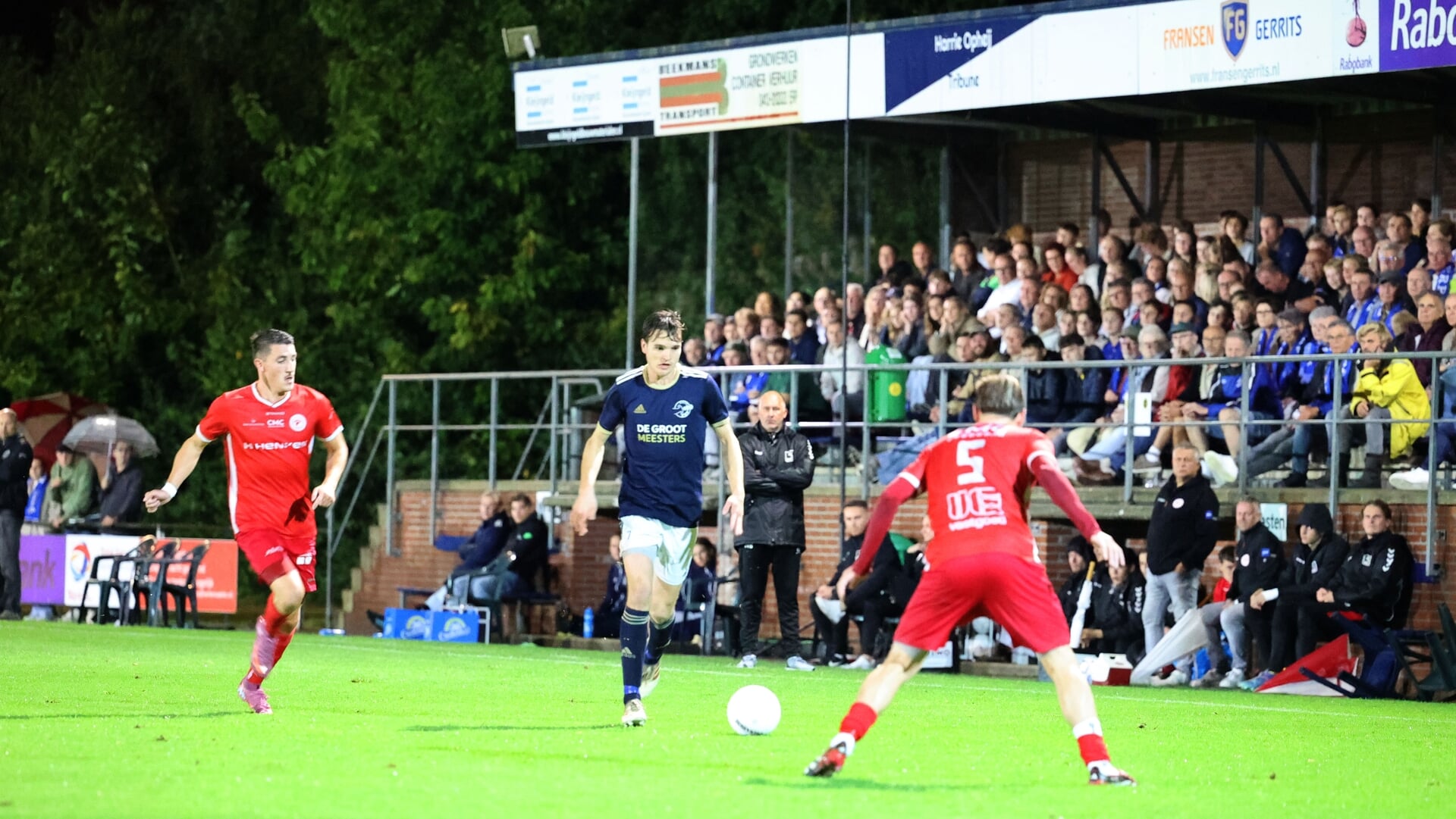 2D: Erp wint op bezoek bij HVV, Handel haalt uit en Rhode baalt van gelijkspel