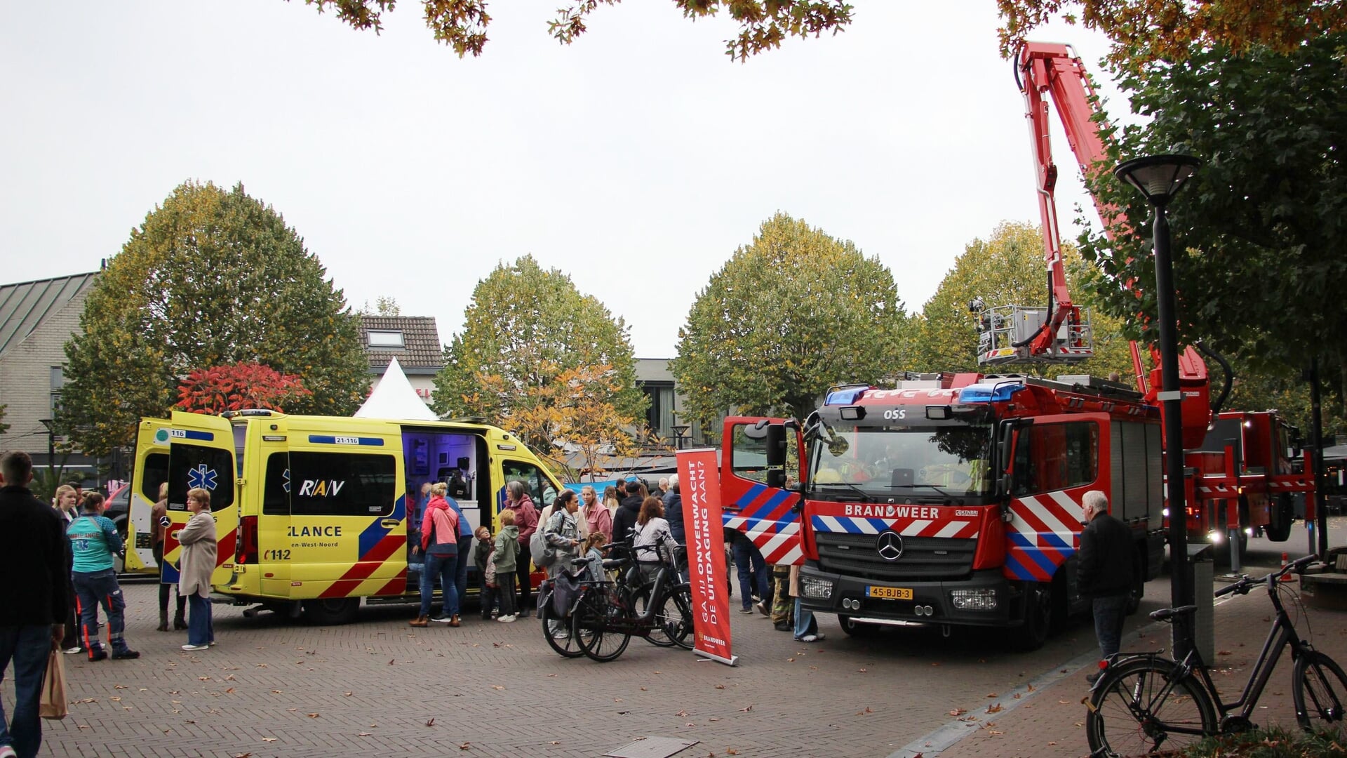 Veiligheidsmarkt in centrum Oss druk bezocht - kliknieuws.nl | De snelste lokale nieuwssite van Nede