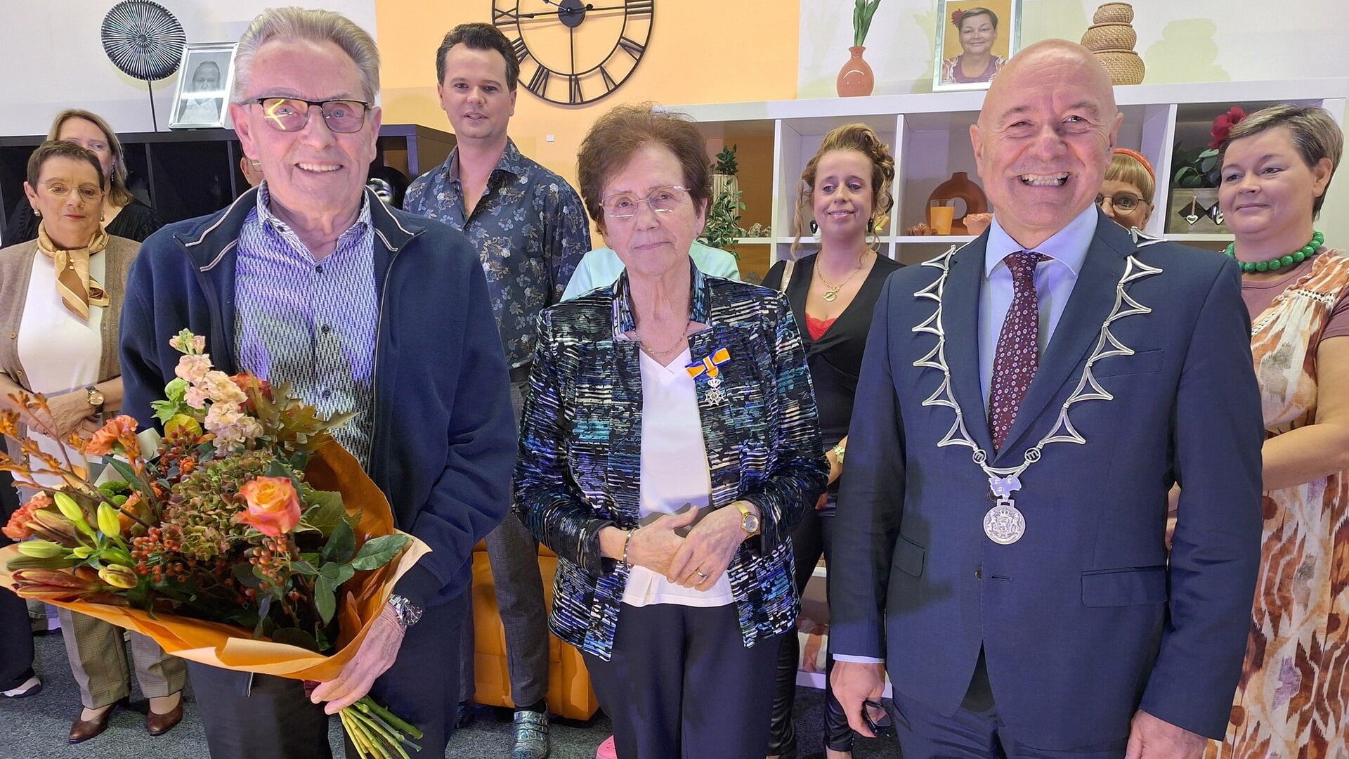 Keldonkse vrijwilliger Annie Rijkers ontvangt lintje voor jarenlange ...