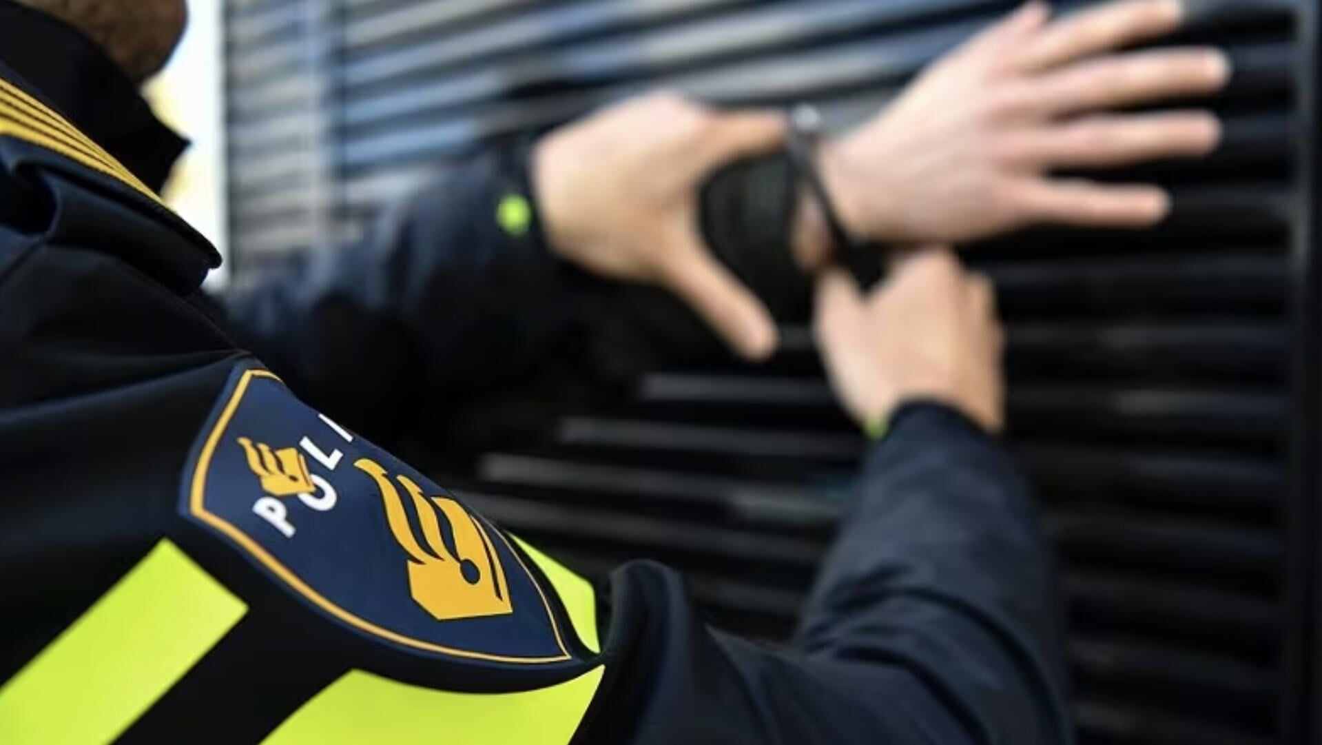 Politie betrapt 19-jarige Utrechter in Veghel met harddrugs op opmerkelijke plek