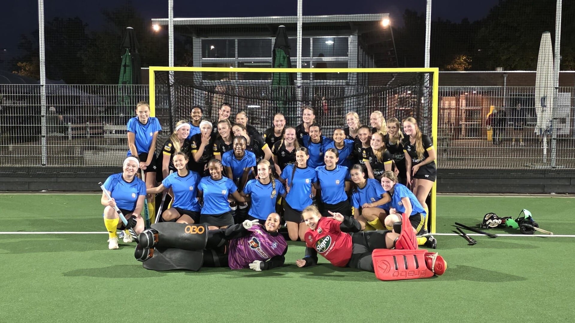 Internationale hockeyavond bij VMHC Geel-Zwart verbindt jeugd met Zuid-Afrika