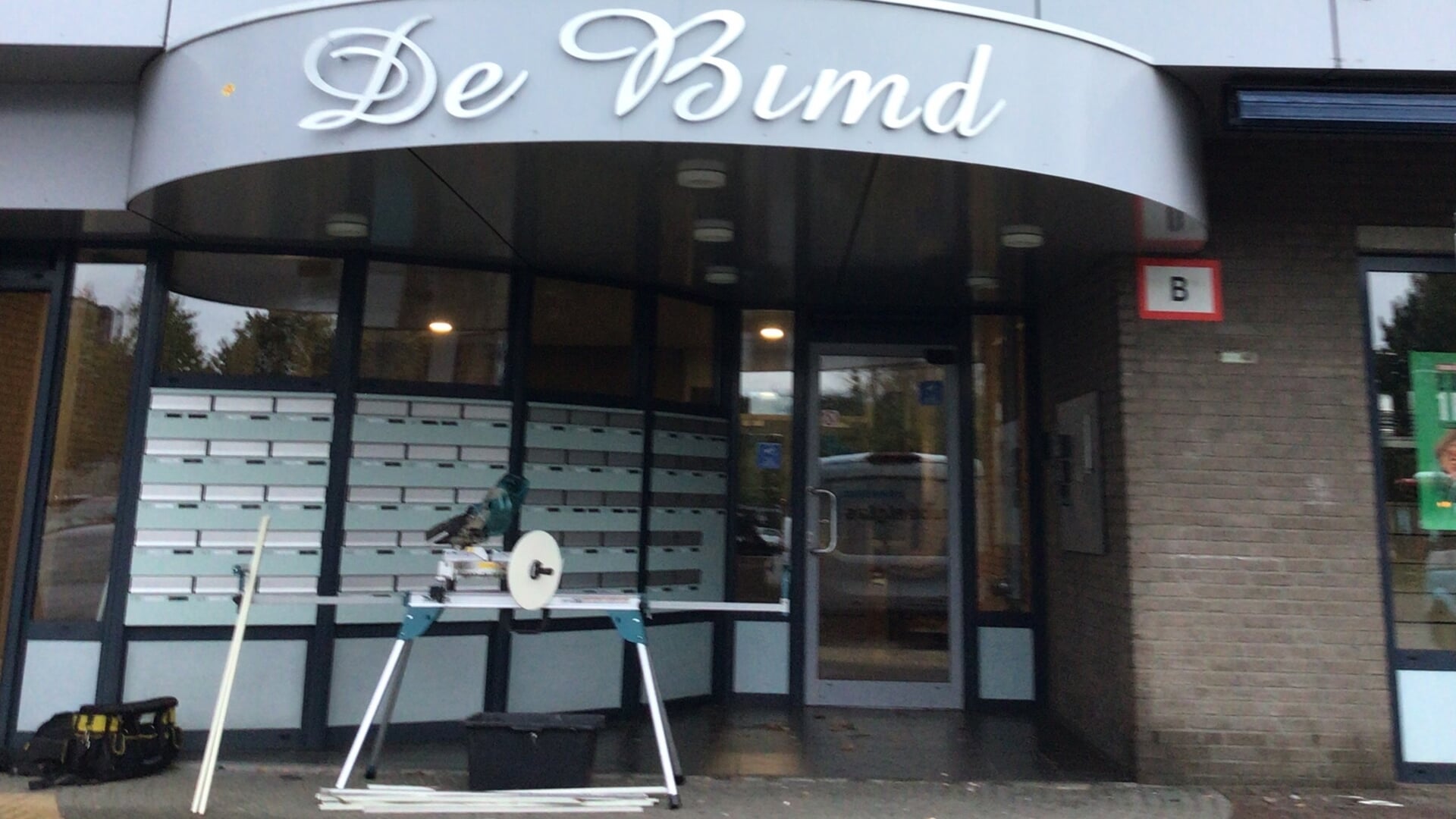 Bezoeker (93) beroofd in lift van Veghels wooncomplex