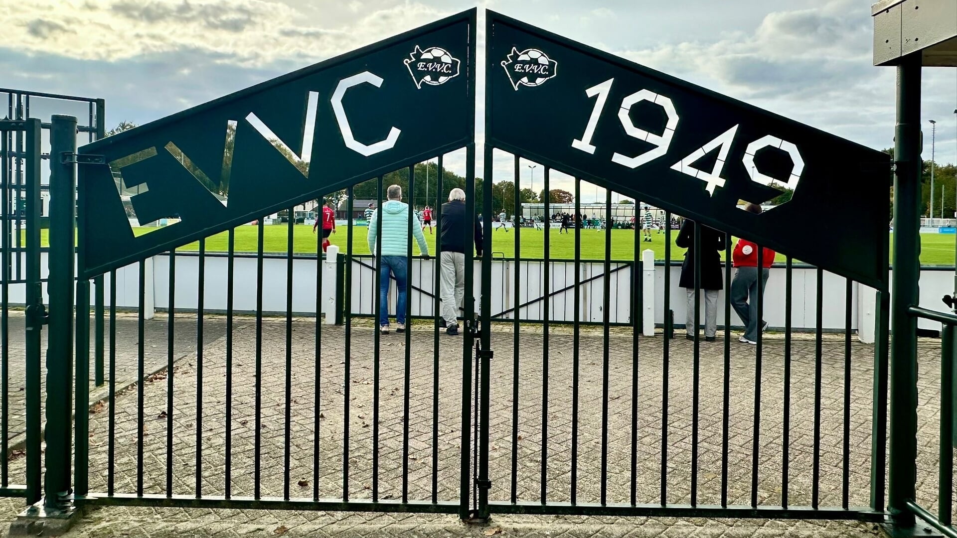 3F: Kraker in Vinkel, Volkel treft Schijndel in vorm en Margriet ontmoet Wilhelmina