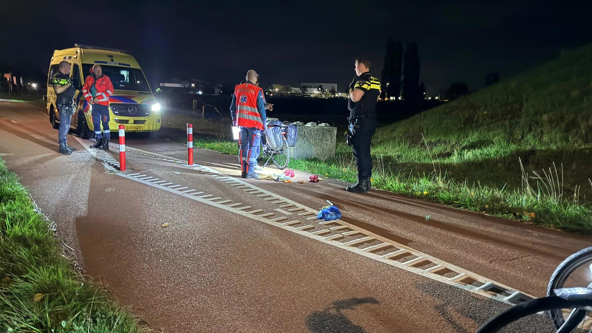 Fietser botst op paal aan Schijndelsedijk in Veghel