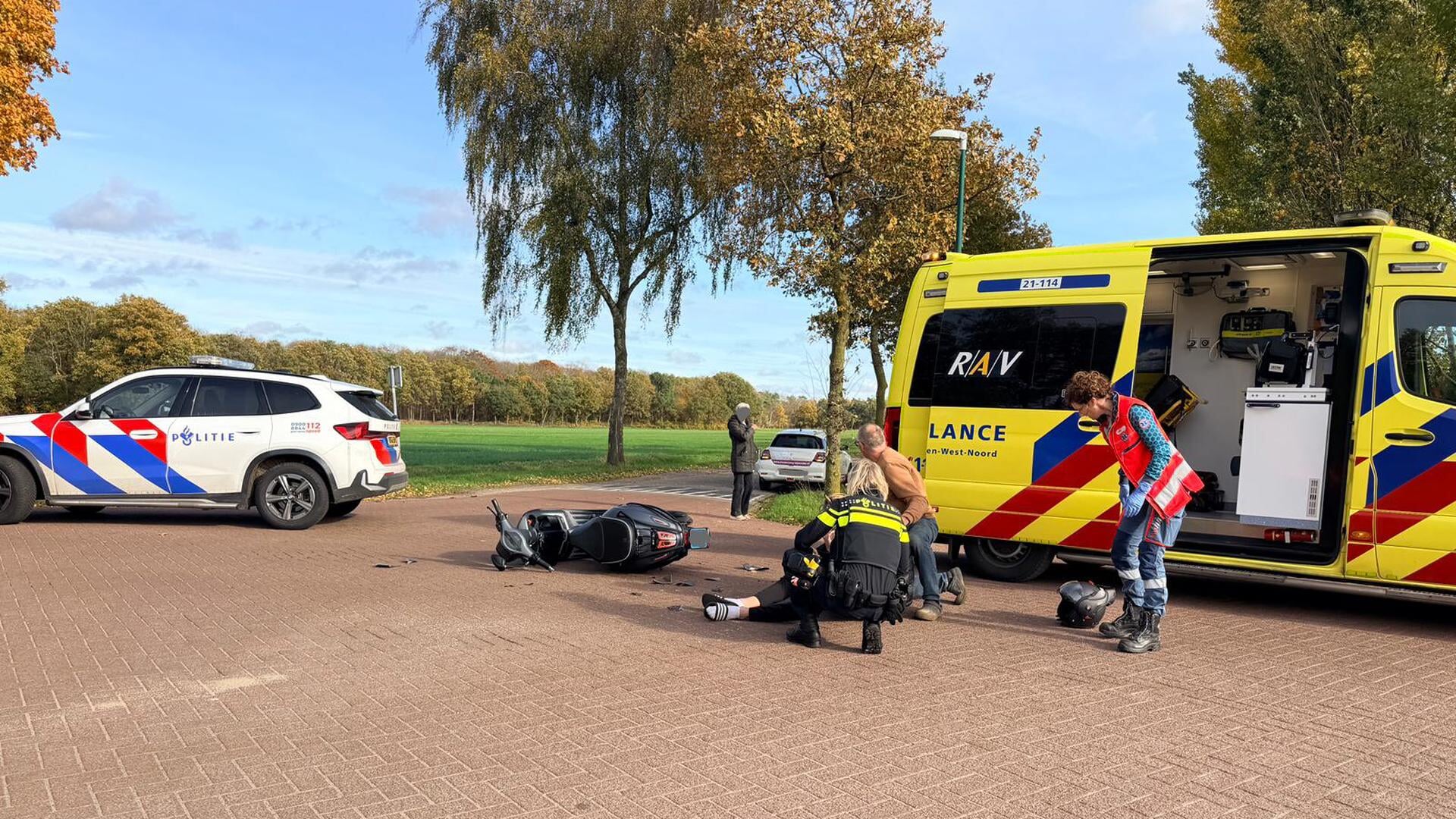 Scooterbestuurder gewond bij aanrijding met auto