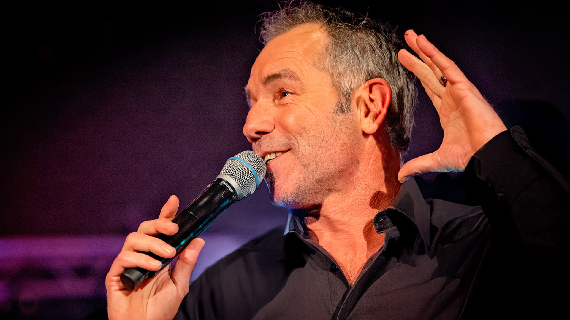 Volkelse zanger Marco VandérA op TV en op 11-11 bal in Uden