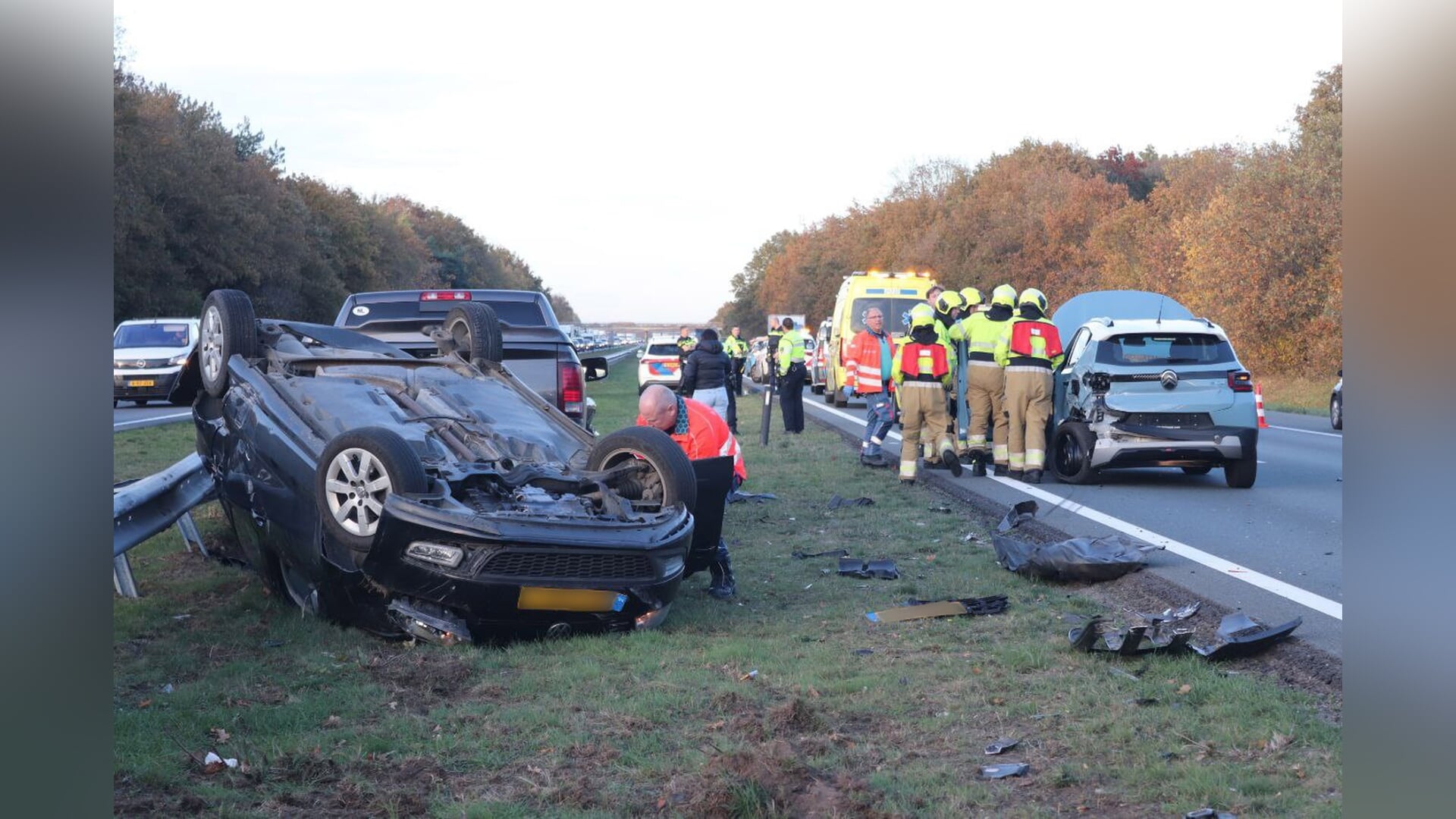 Meerdere gewonden bij ongeval met drie auto’s op A50 bij Herpen