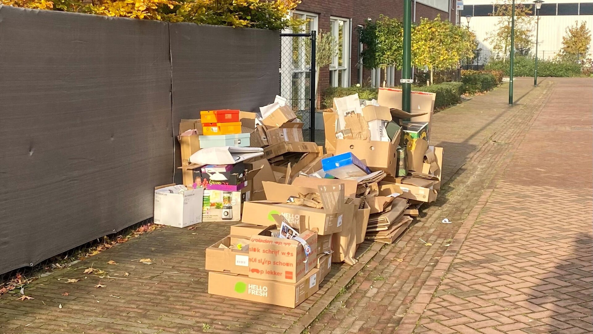 Neemt de gemeente het ophalen van oud papier in eigen hand?
