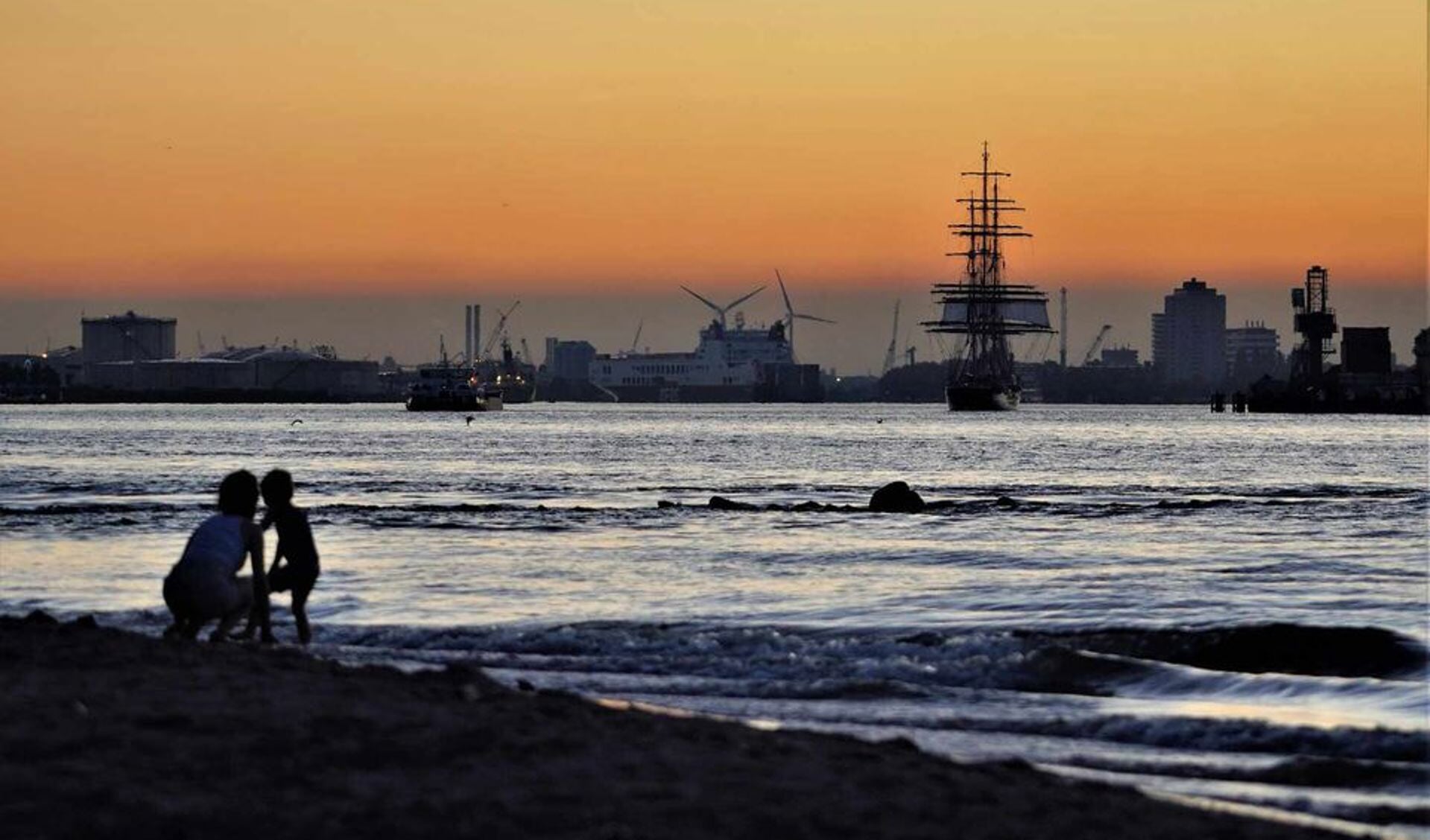 Is dit het mooiste strand van Rotterdam? - Adverteren Rotterdam | De ...