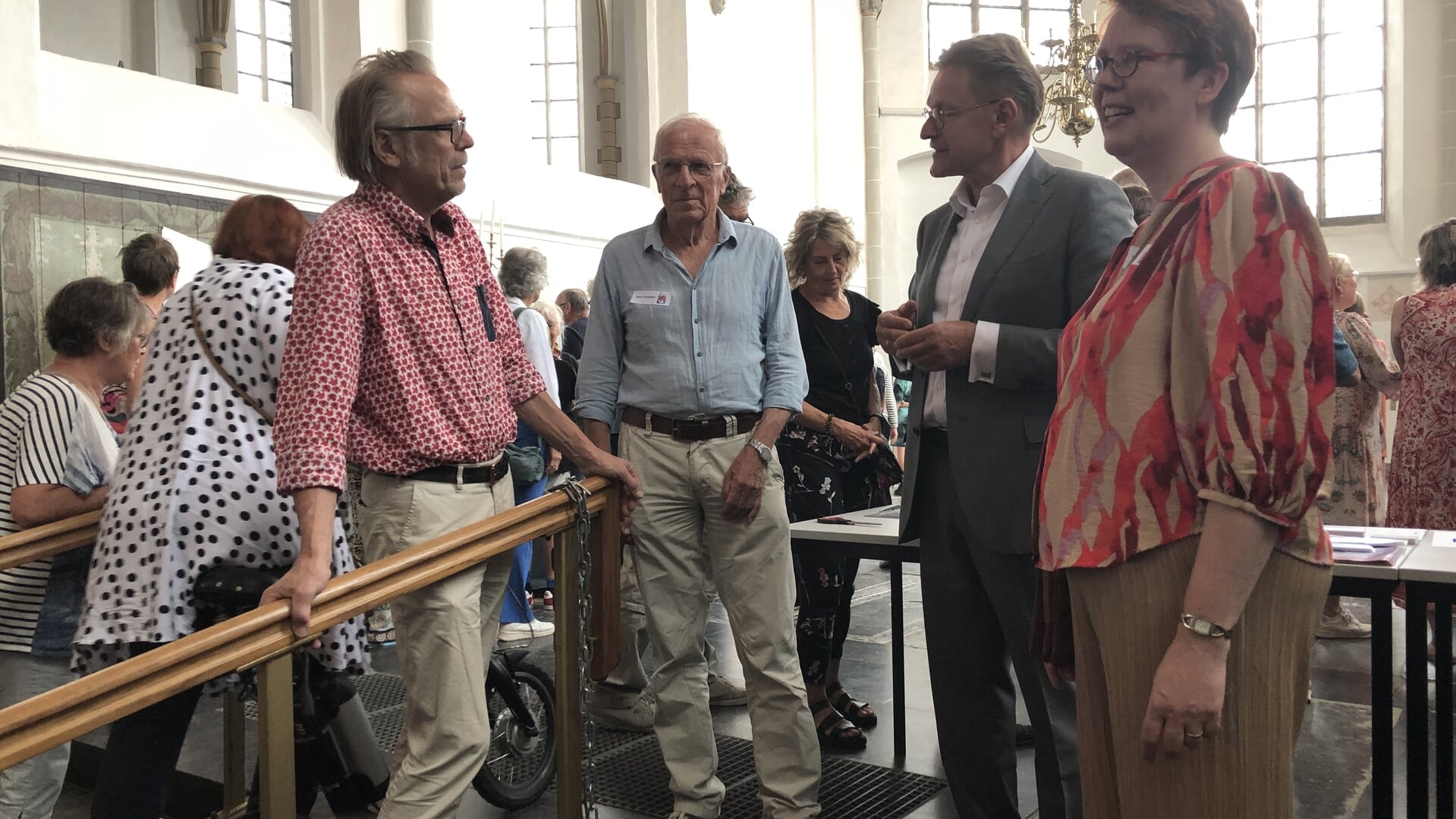 Kunstkring Steenwijkerland viert jubileum met kleurrijke expositie in Grote Kerk