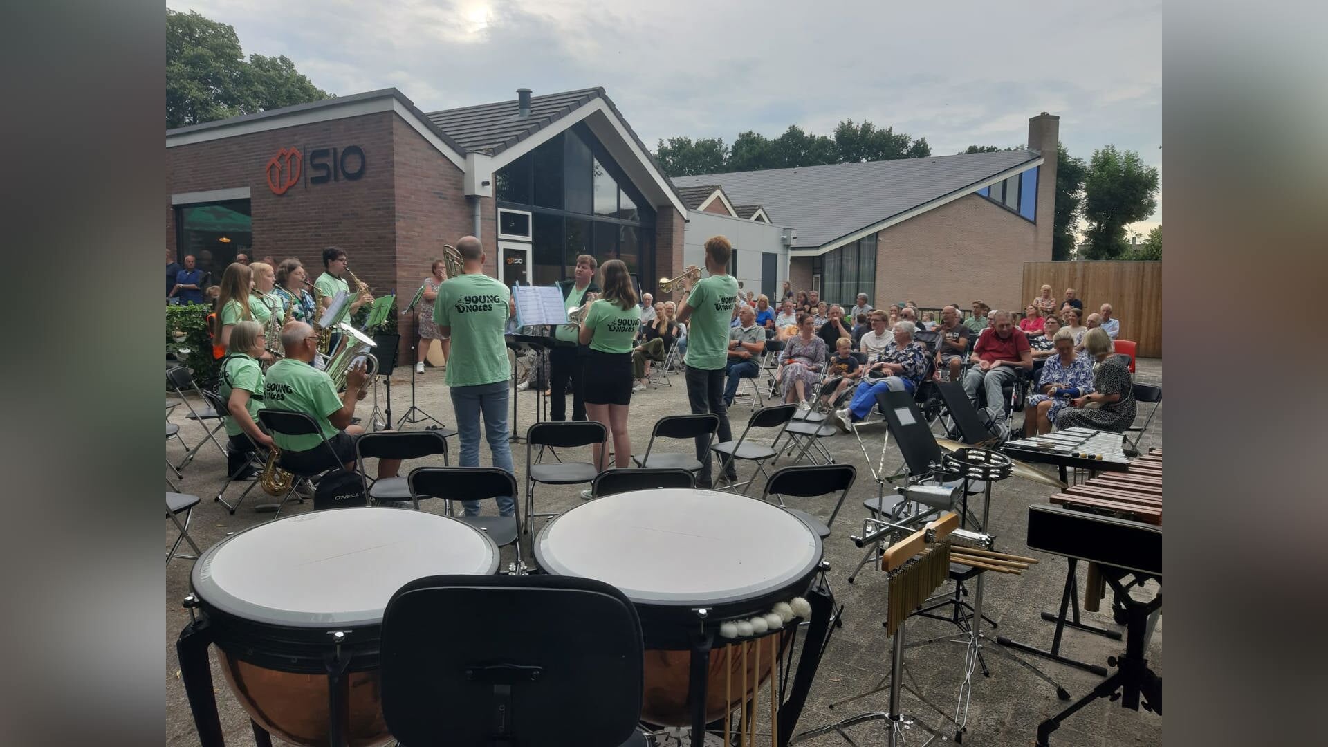 Seizoensafsluiting KNA Zwolle met spetterende optredens