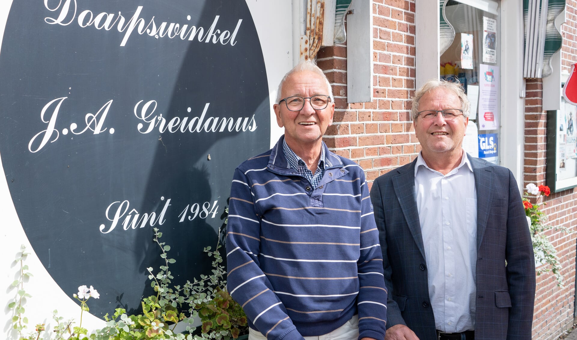 In dit Friese dorp is de kerk eigenaar van de enige winkel: ‘Ik hoor niet alleen leuk nieuws’