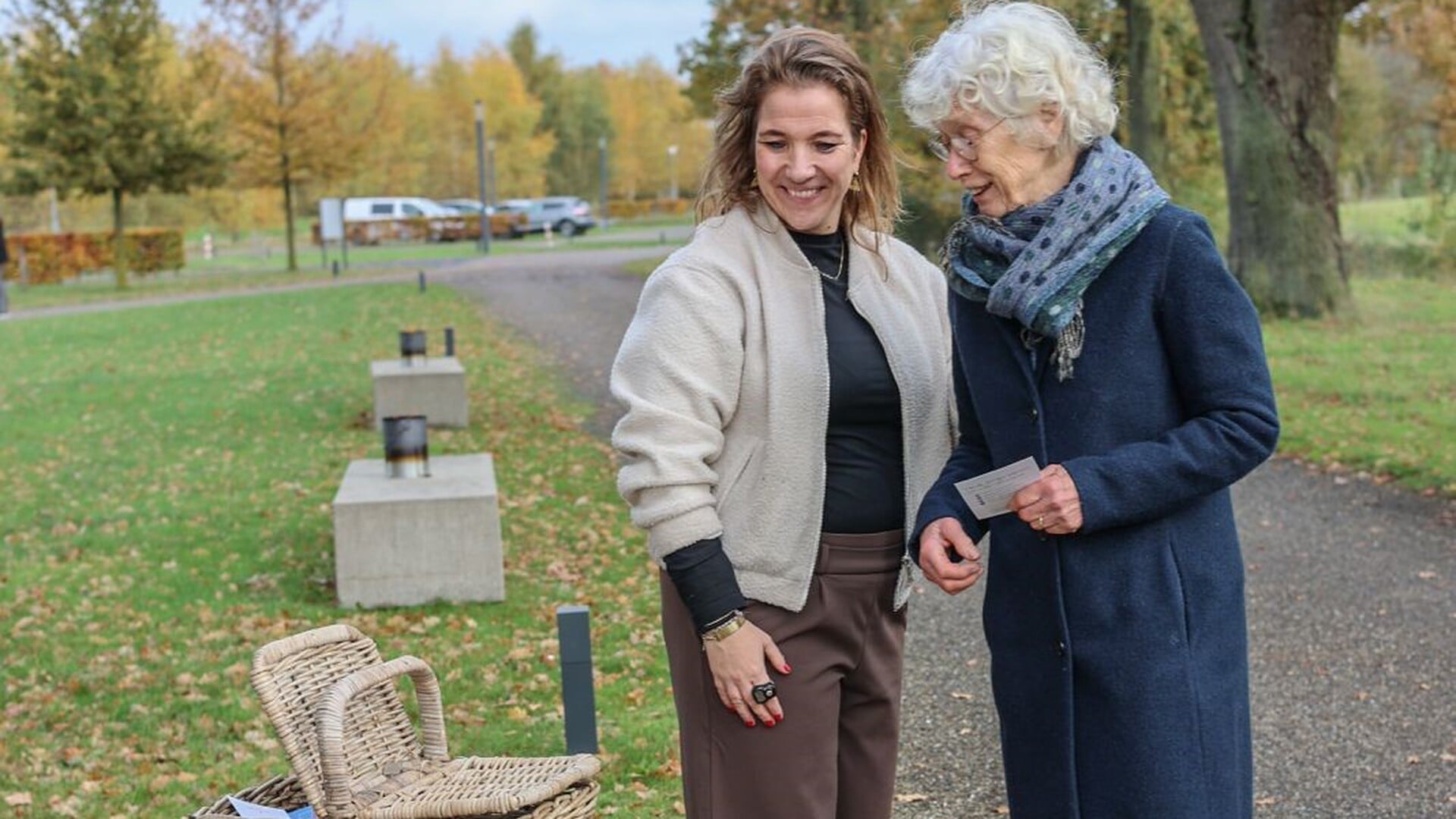 Cremataria Twente houdt geslaagde bollenplantdag