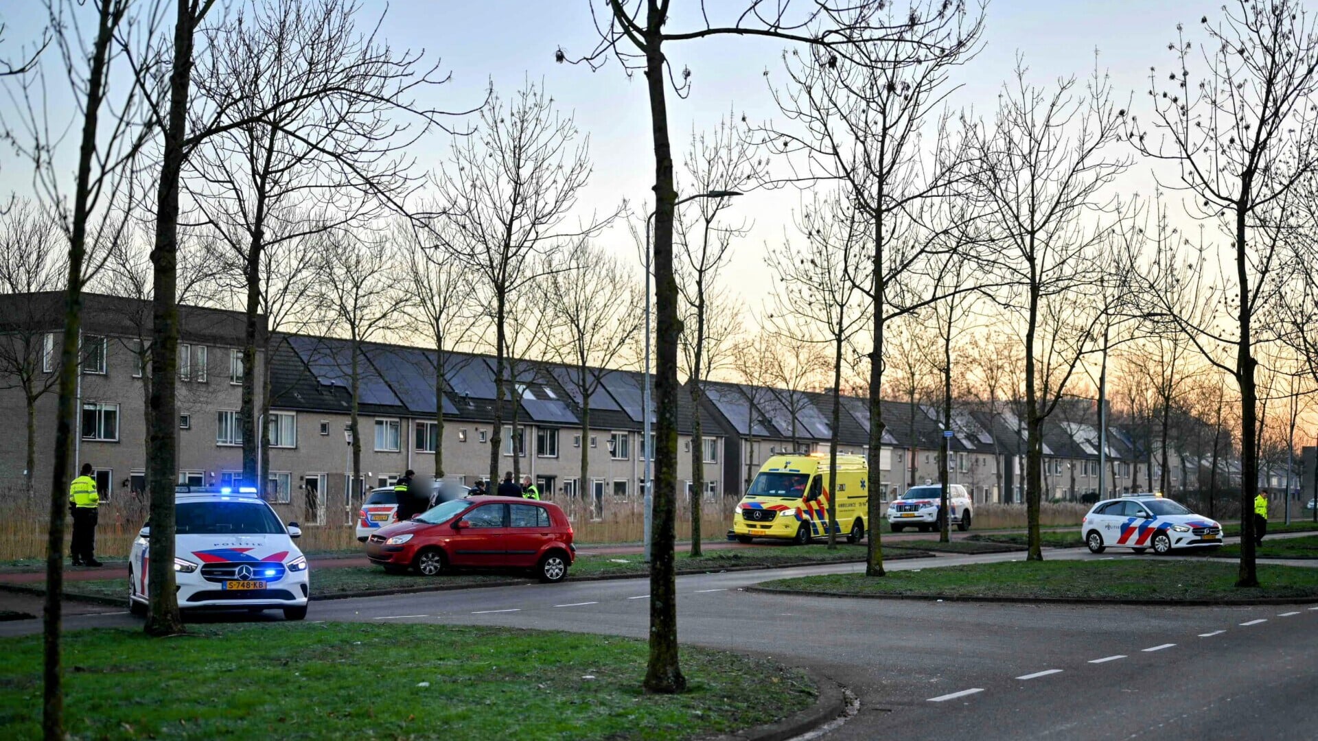 Voetganger Ernstig Gewond Na Aanrijding, Traumahelikopter Geland ...