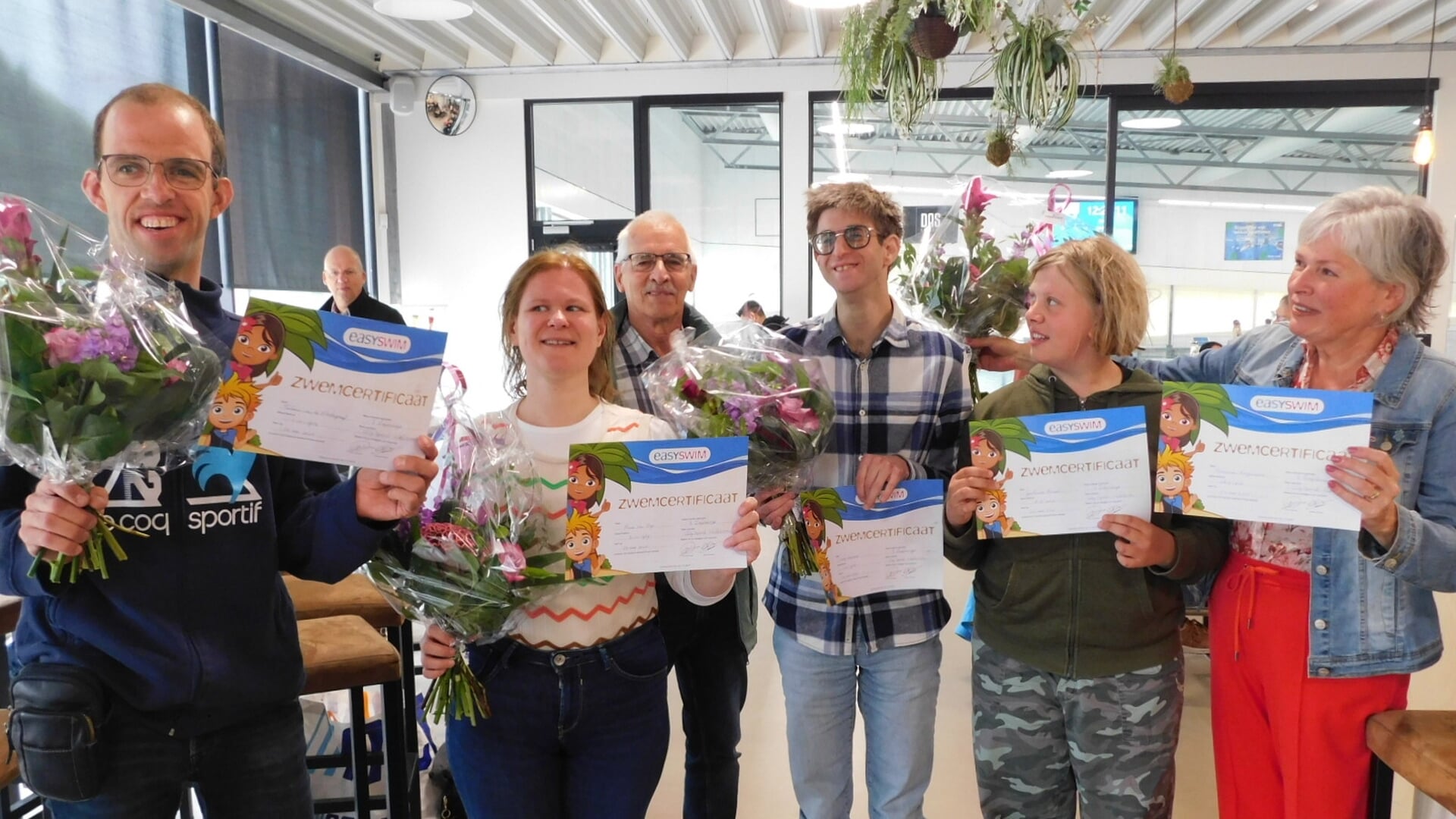 5 gelukkige geslaagden bij zwemclub ‘t Zeepaardje