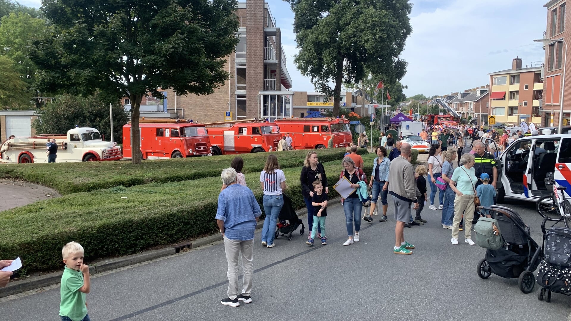 Van oude brandweer-Dodge tot cabrio-ambulance op Nieuwerkerkse 112-dag